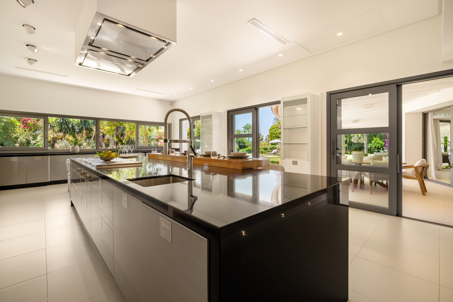  Image of Villa - 5 Bedrooms - 5 Bathrooms for sale in Malaga-Marbella-Spain, Image 25