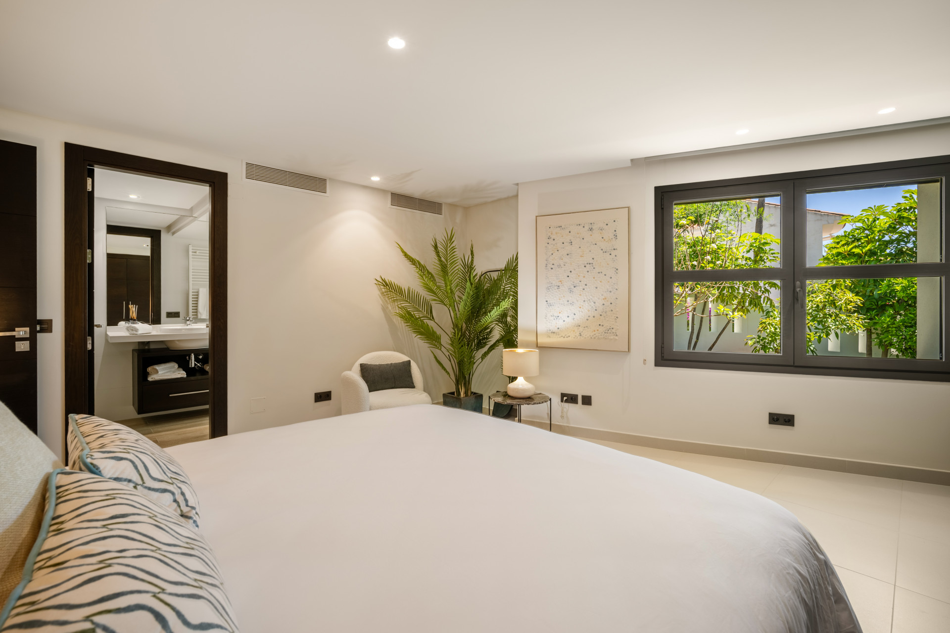  Image of Villa - 5 Bedrooms - 5 Bathrooms for sale in Malaga-Marbella-Spain, Image 40