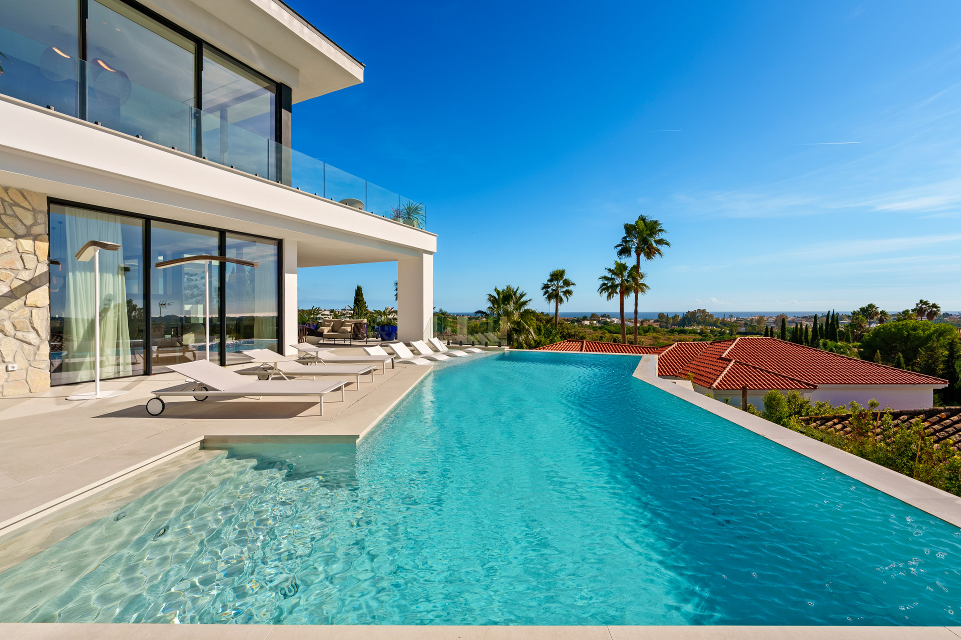 Image of Villa - 5 Bedrooms - 5 Bathrooms for Sale in Malaga-Benahavis-Spain, Image 4