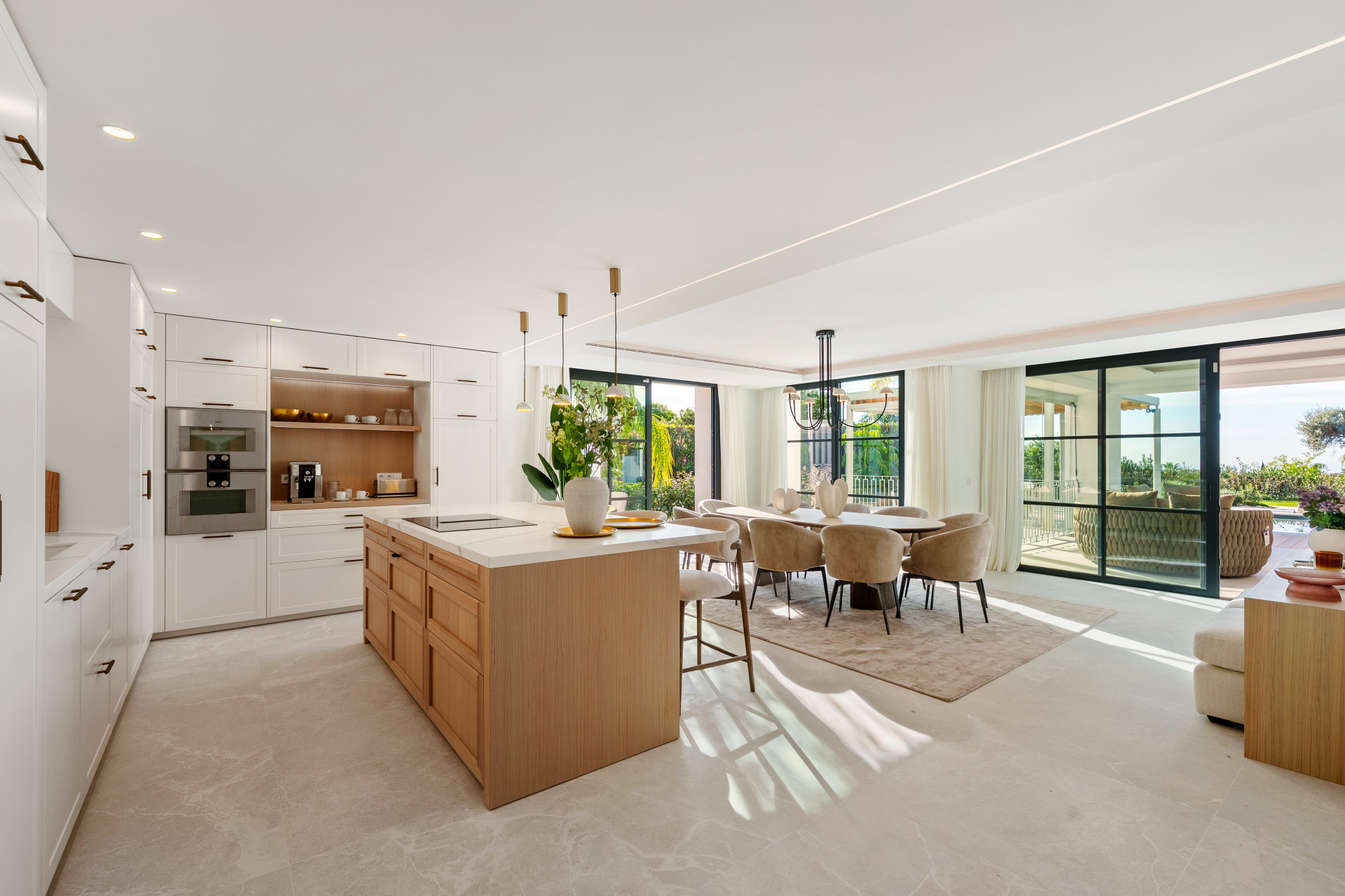  Image of Villa - 5 Bedrooms - 5 Bathrooms for sale in Malaga-Benahavis-Spain, Image 10