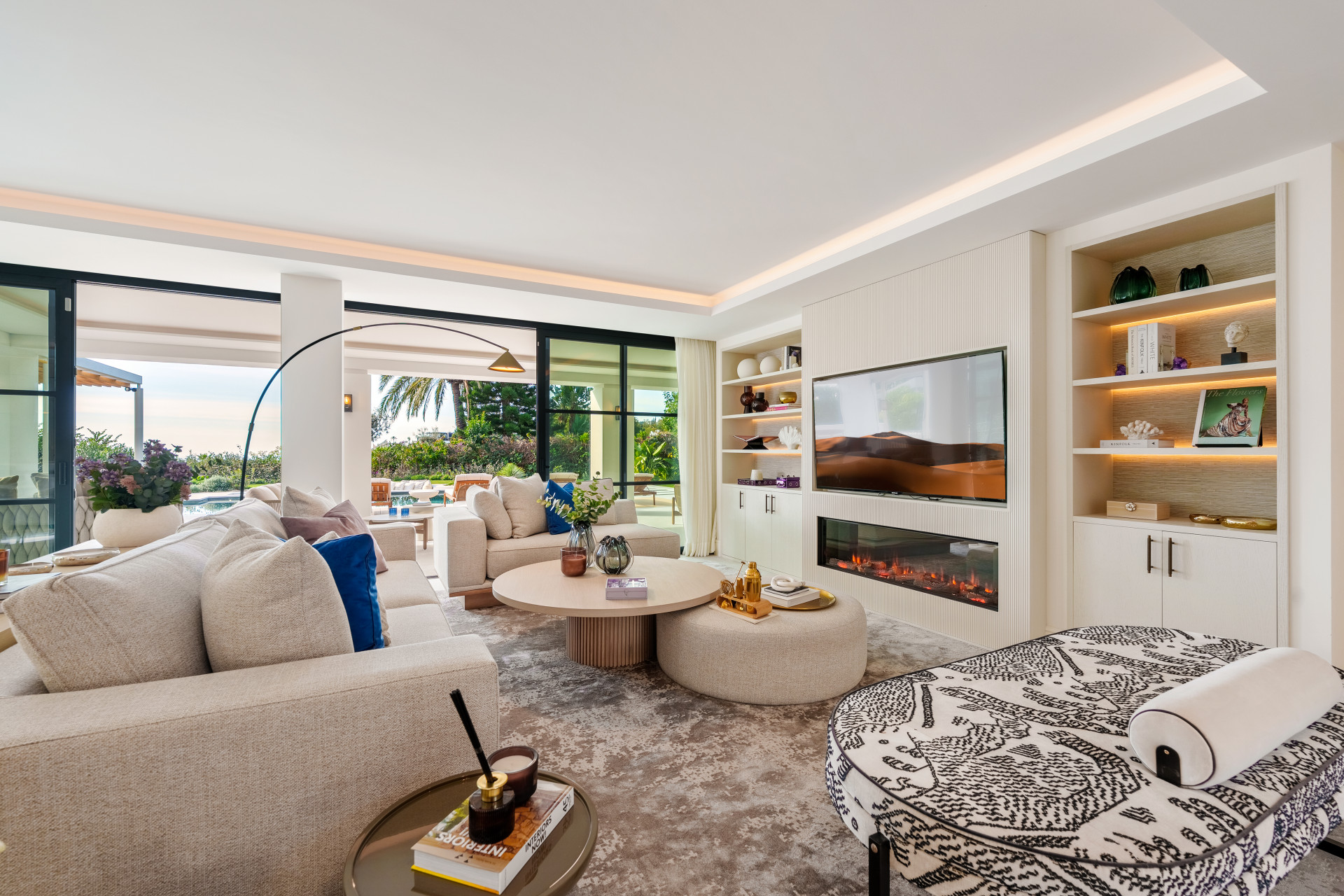 Image of Villa - 5 Bedrooms - 5 Bathrooms for Sale in Malaga-Benahavis-Spain, Image 4