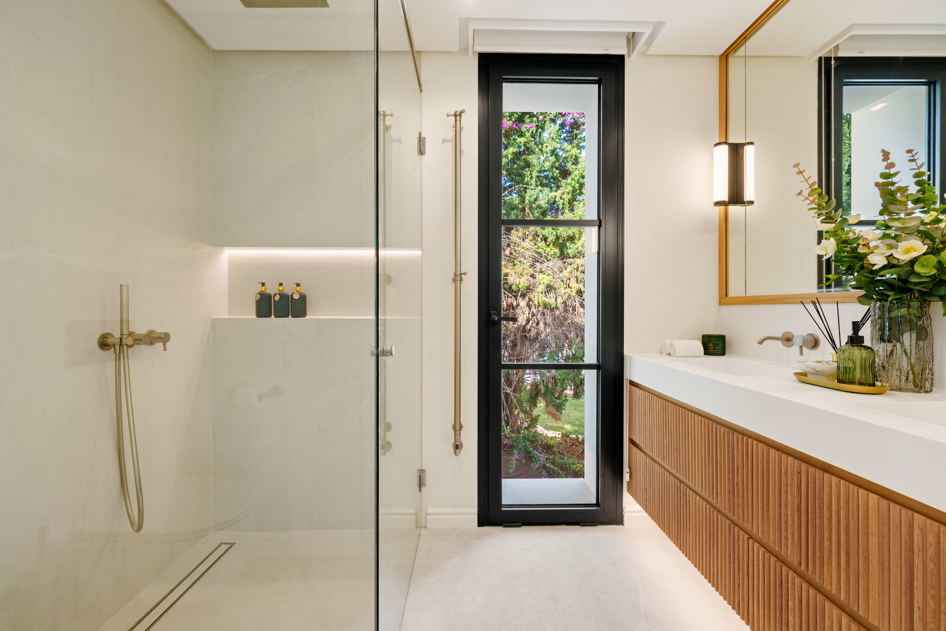  Image of Villa - 5 Bedrooms - 5 Bathrooms for sale in Malaga-Benahavis-Spain, Image 30