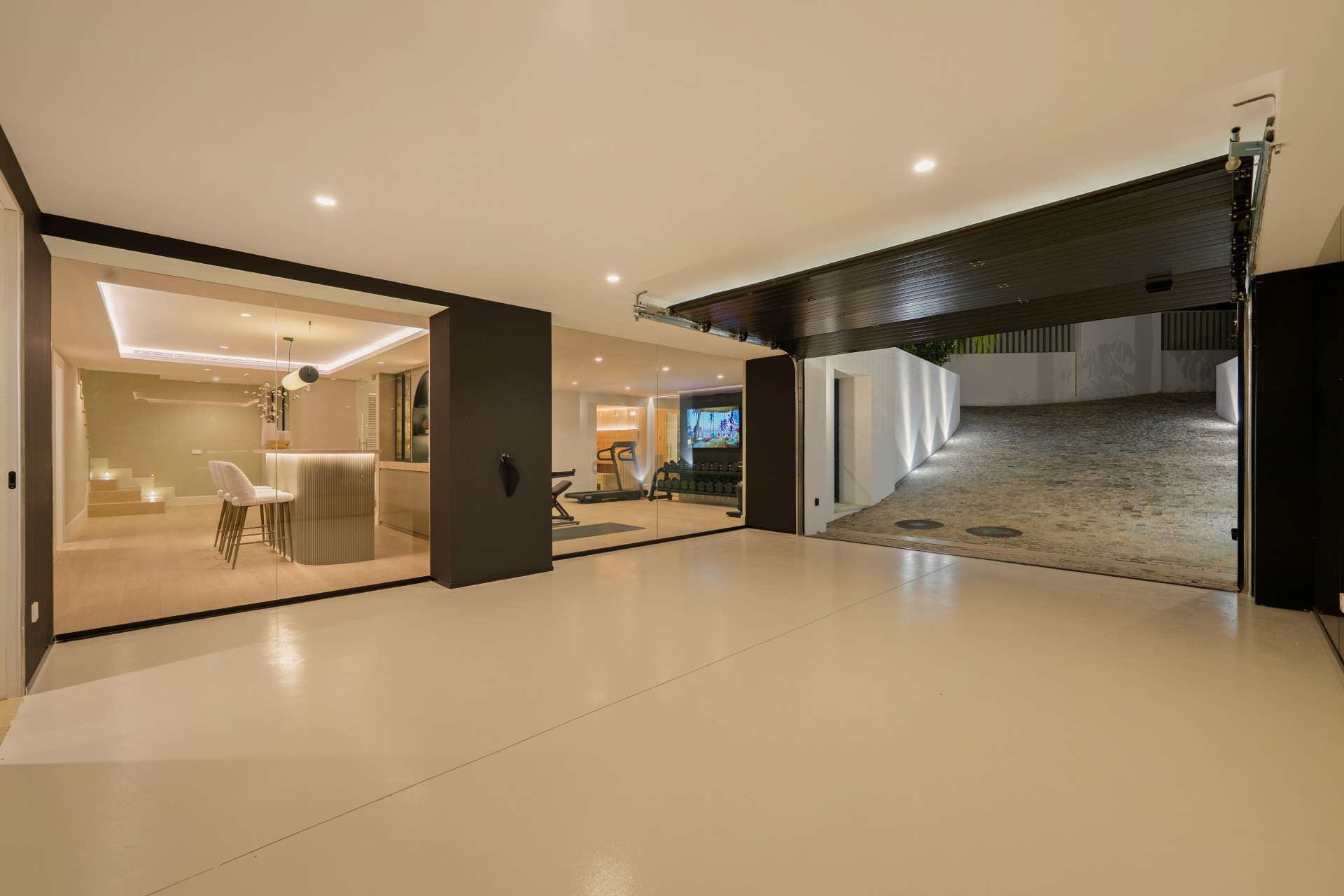  Image of Villa - 5 Bedrooms - 5 Bathrooms for sale in Malaga-Benahavis-Spain, Image 48