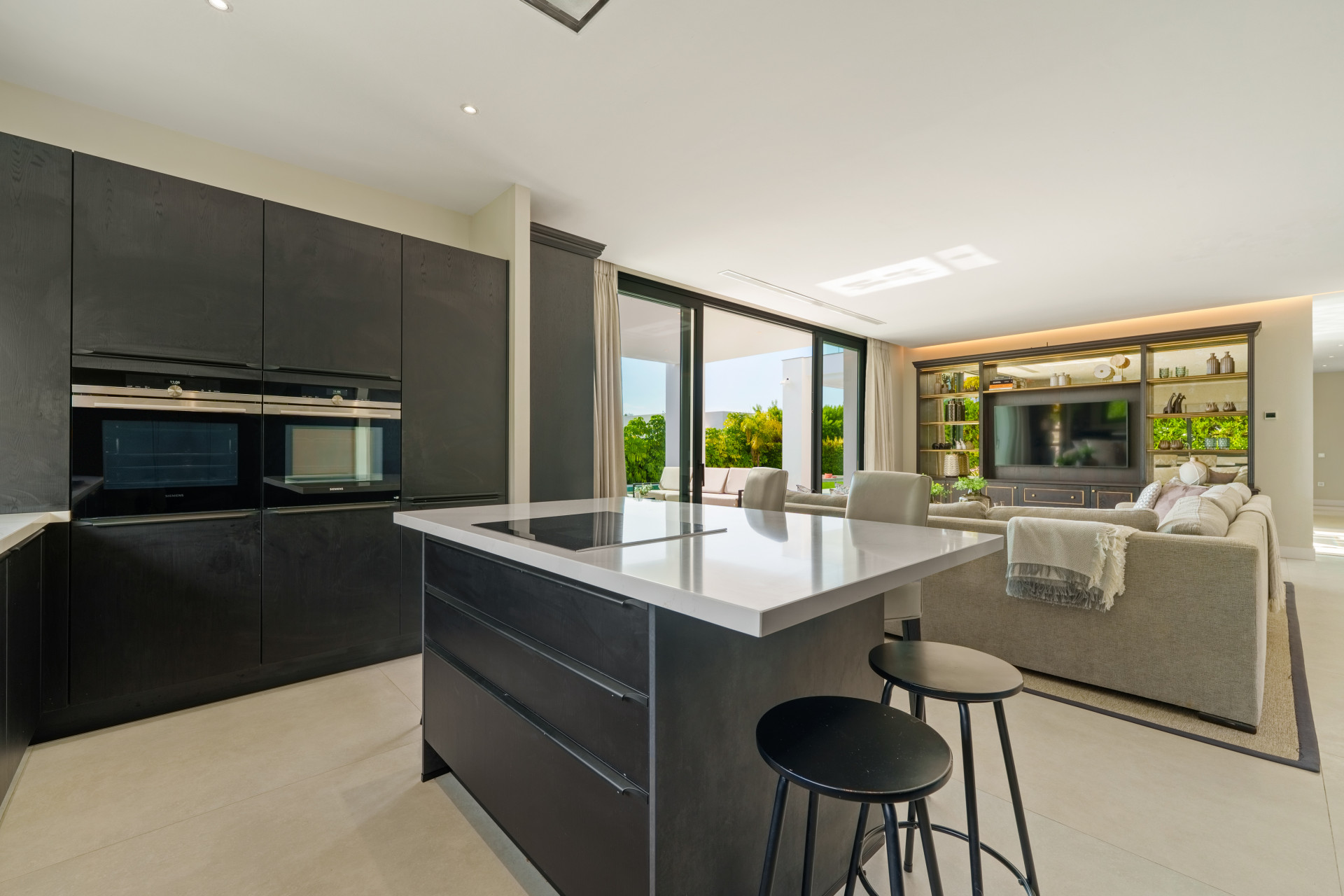  Image of Villa - 6 Bedrooms - 5 Bathrooms for sale in Malaga-Benahavis-Spain, Image 8