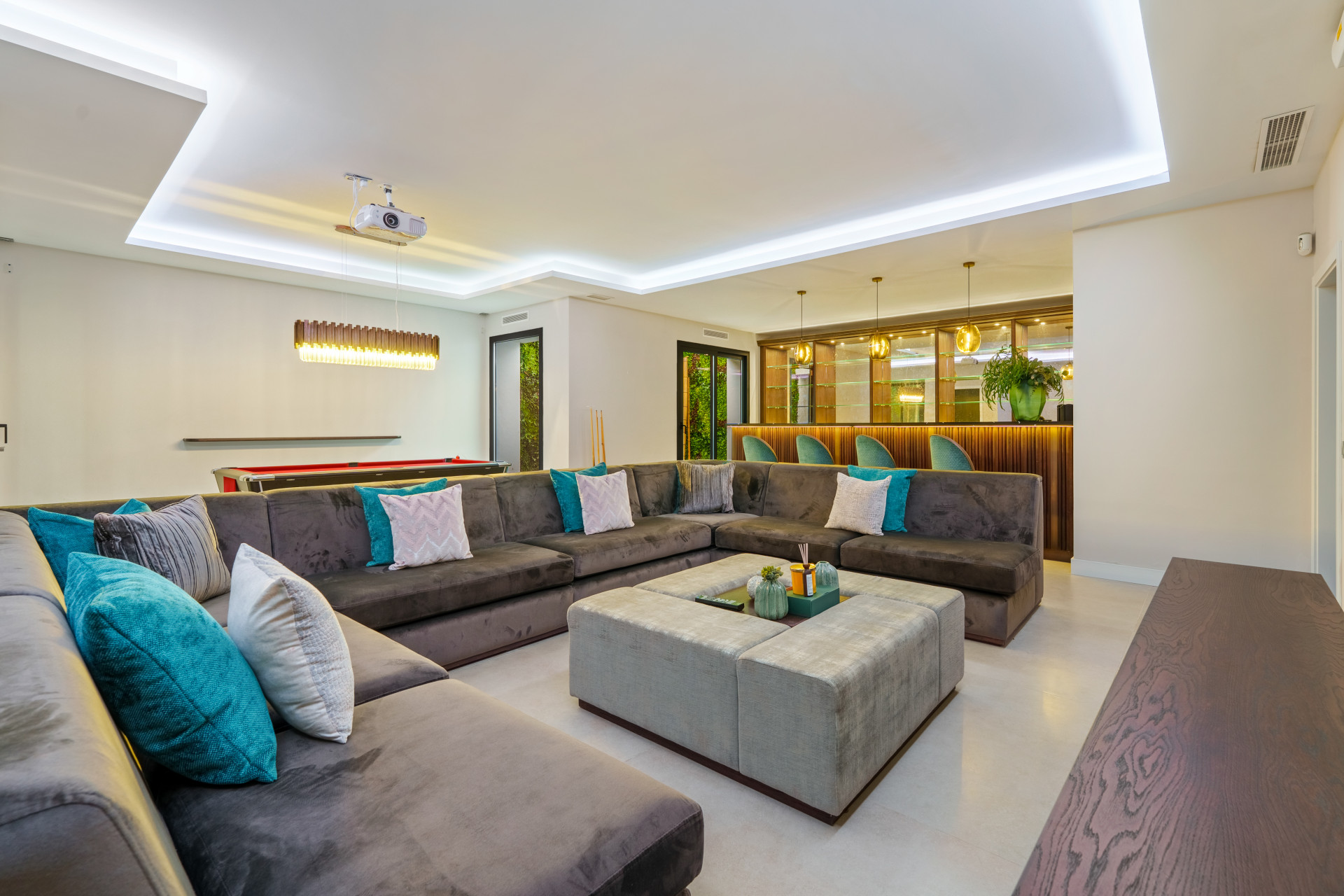  Image of Villa - 6 Bedrooms - 5 Bathrooms for sale in Malaga-Benahavis-Spain, Image 22
