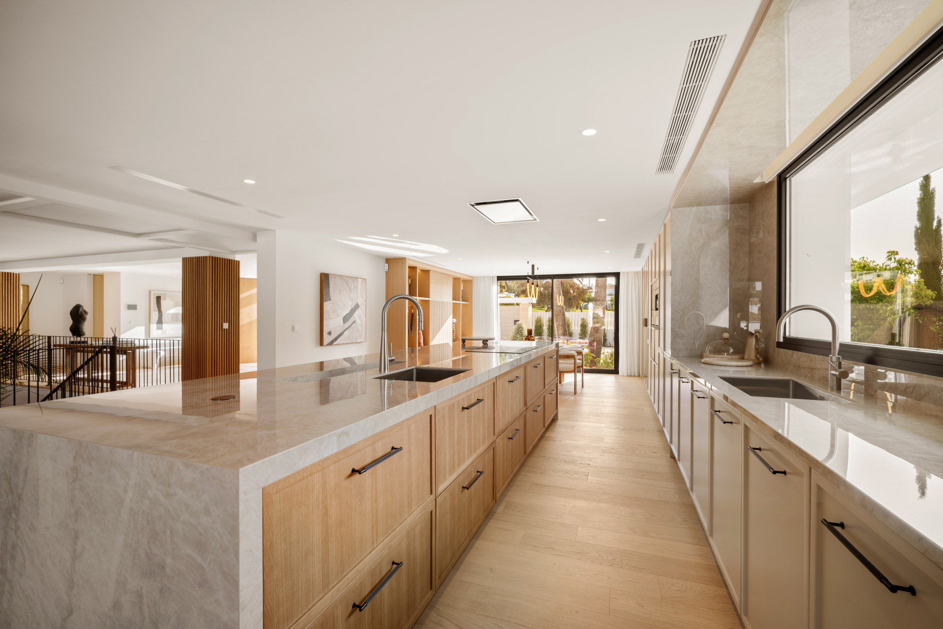  Image of Villa - 6 Bedrooms - 6 Bathrooms for sale in Malaga-Marbella-Spain, Image 8
