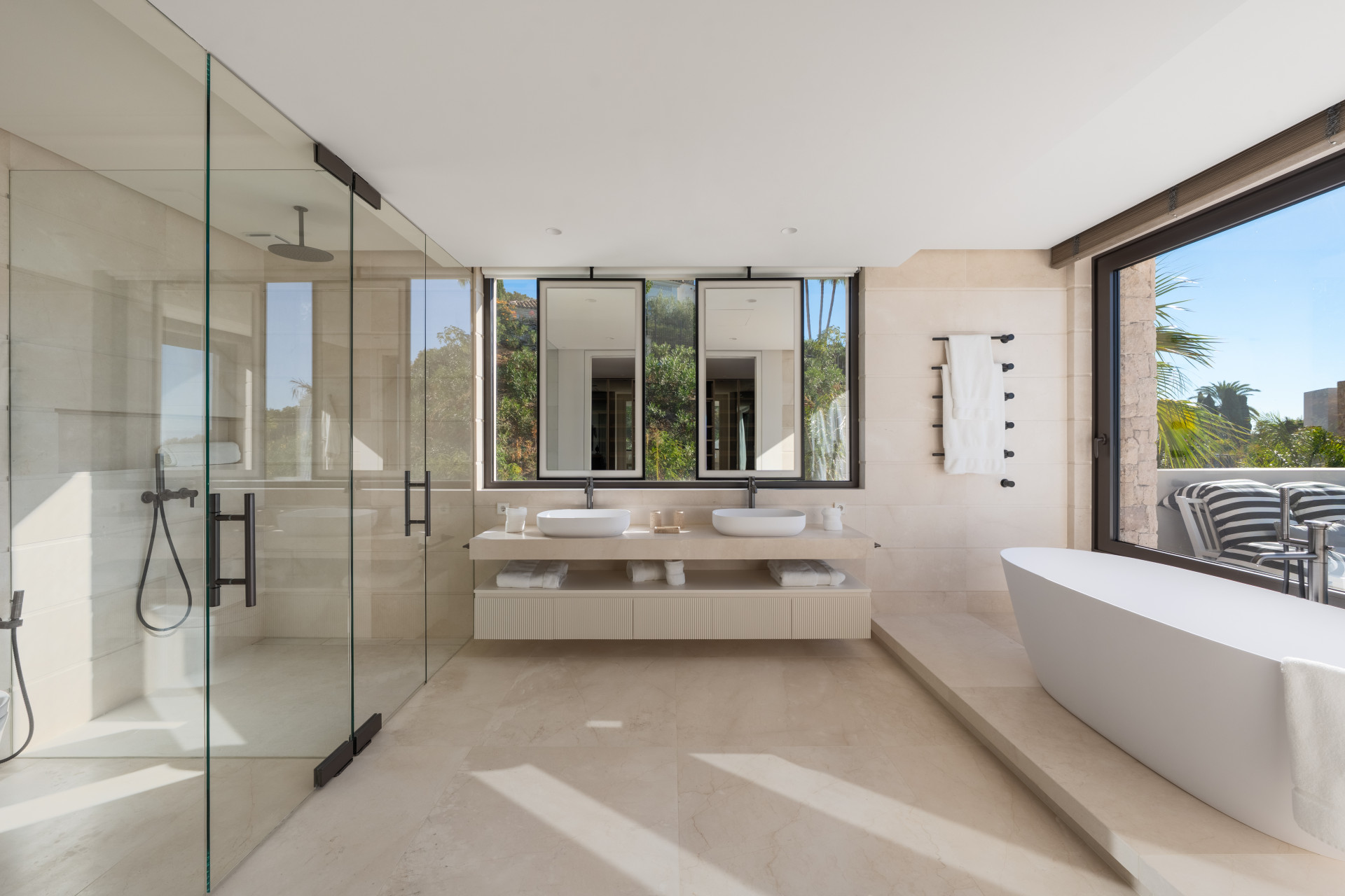  Image of Villa - 5 Bedrooms - 6 Bathrooms for sale in Malaga-Marbella-Spain, Image 18