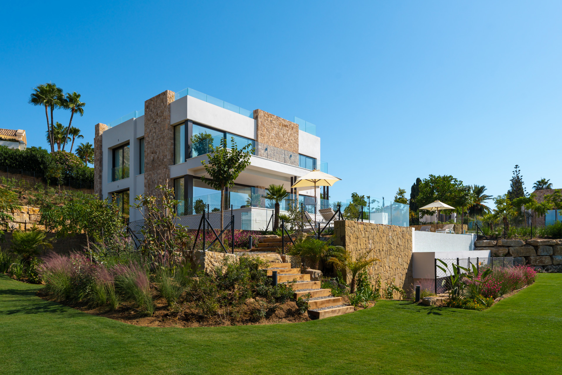 Image of Villa - 5 Bedrooms - 6 Bathrooms for Sale in Malaga-Marbella-Spain, Image 2