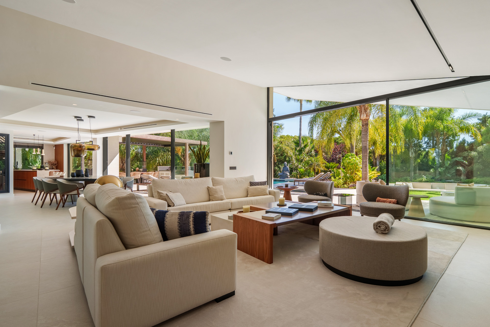  Image of Villa - 5 Bedrooms - 5 Bathrooms for sale in Malaga-Marbella-Spain, Image 9