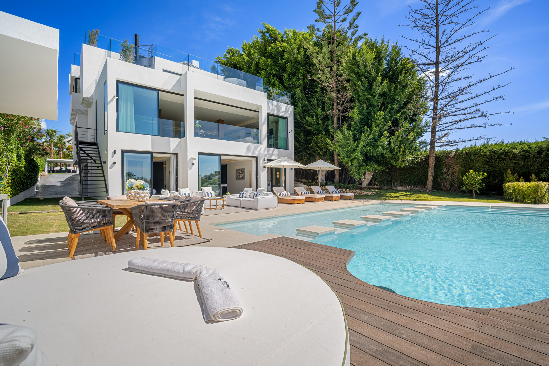  Image of Villa - 6 Bedrooms - 6 Bathrooms for sale in Malaga-Marbella-Spain, Image 6