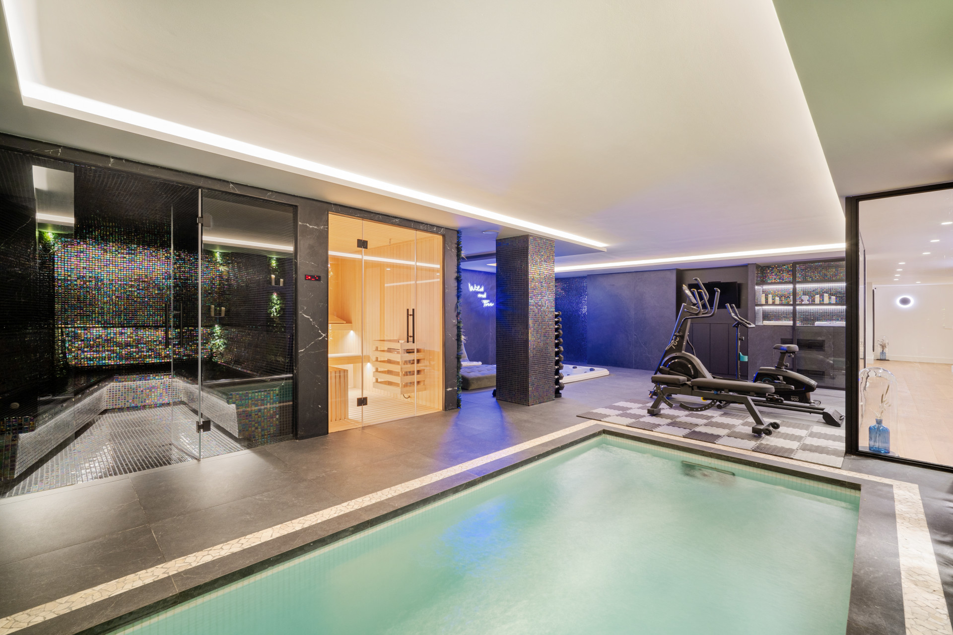  Image of Villa - 6 Bedrooms - 6 Bathrooms for sale in Malaga-Marbella-Spain, Image 48
