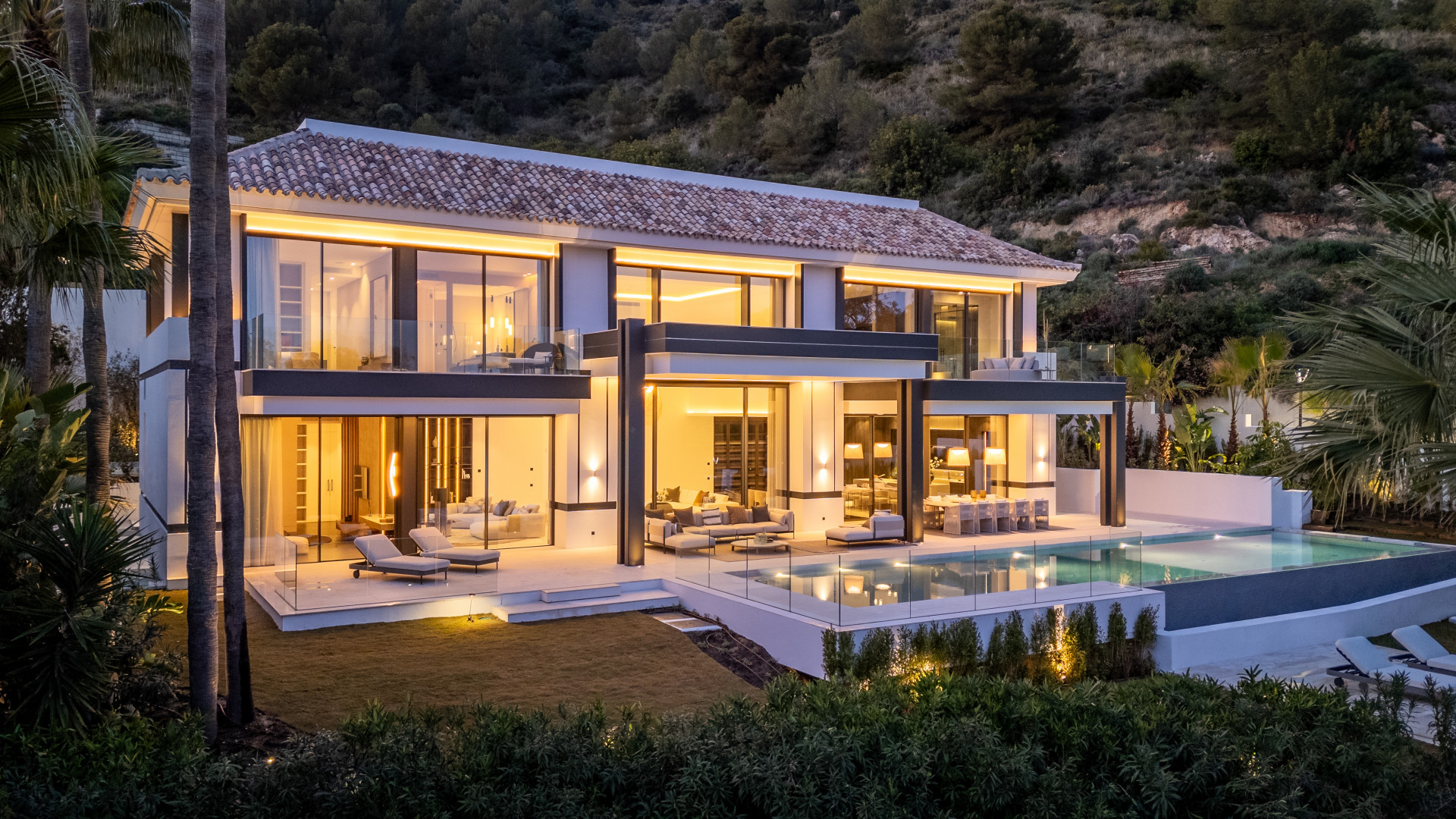  Image of Villa - 6 Bedrooms - 6 Bathrooms for sale in Malaga-Marbella-Spain, Image 18