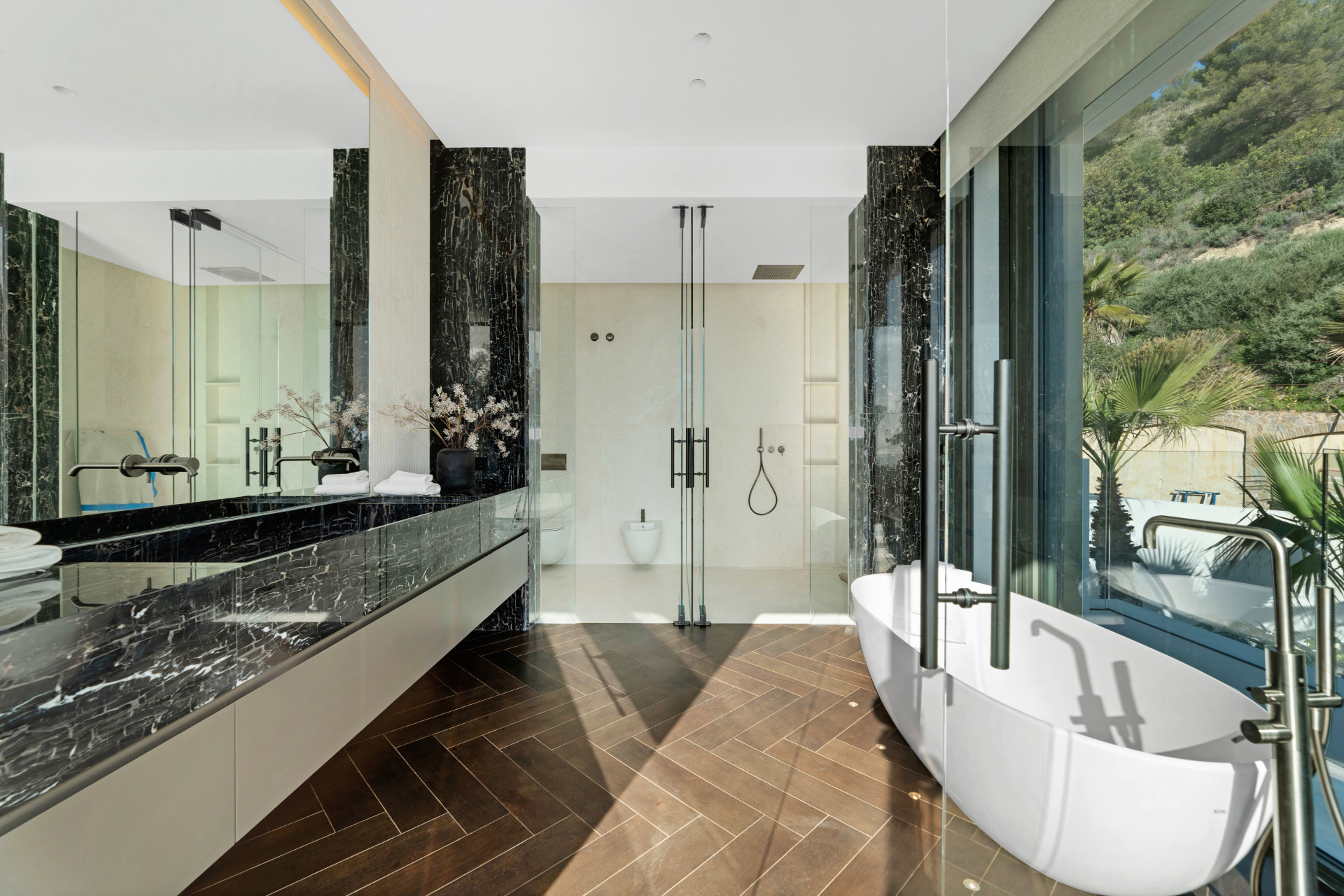  Image of Villa - 6 Bedrooms - 6 Bathrooms for sale in Malaga-Marbella-Spain, Image 22