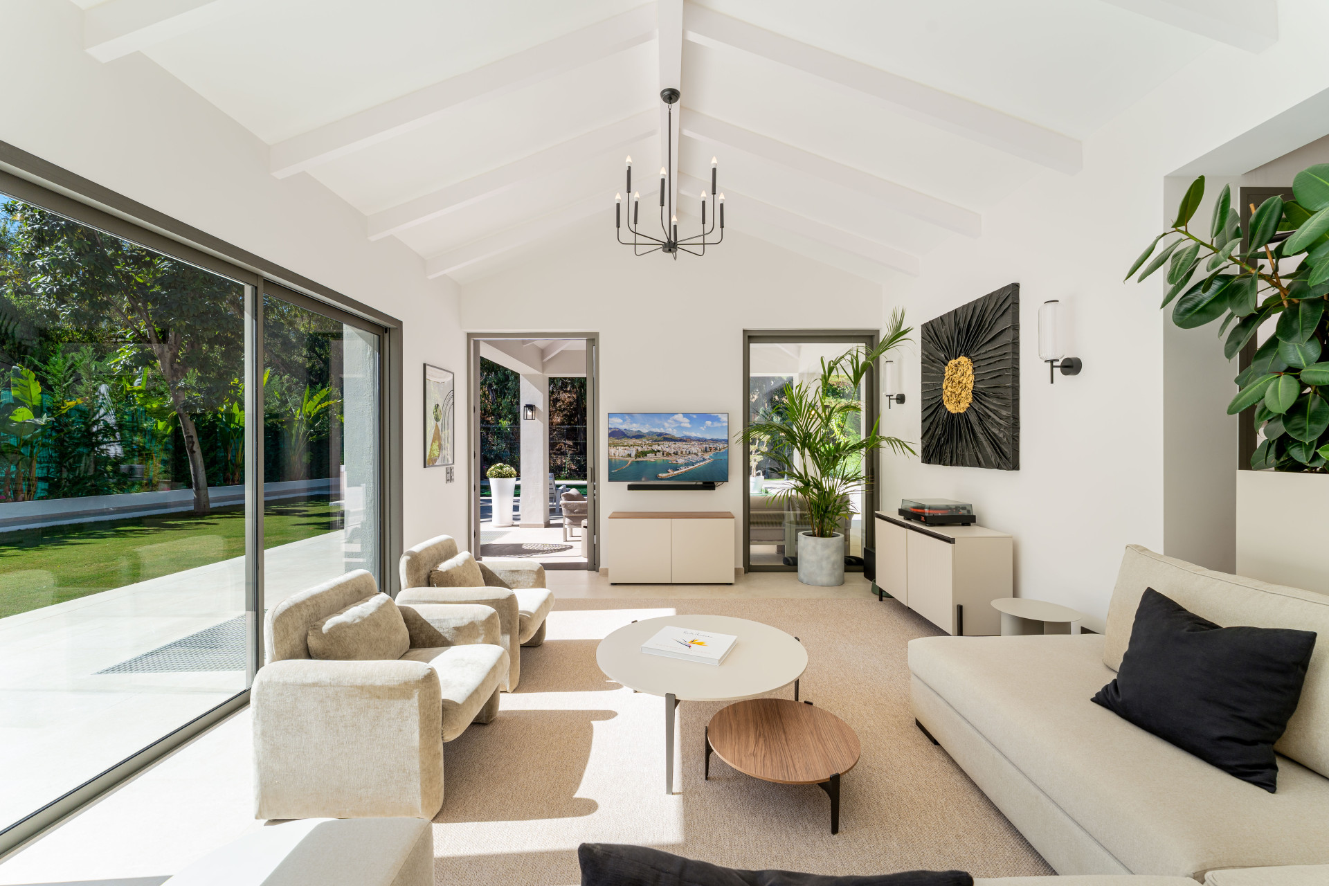 Image of Villa - 5 Bedrooms - 5 Bathrooms for Sale in Malaga-Marbella-Spain, Image 5