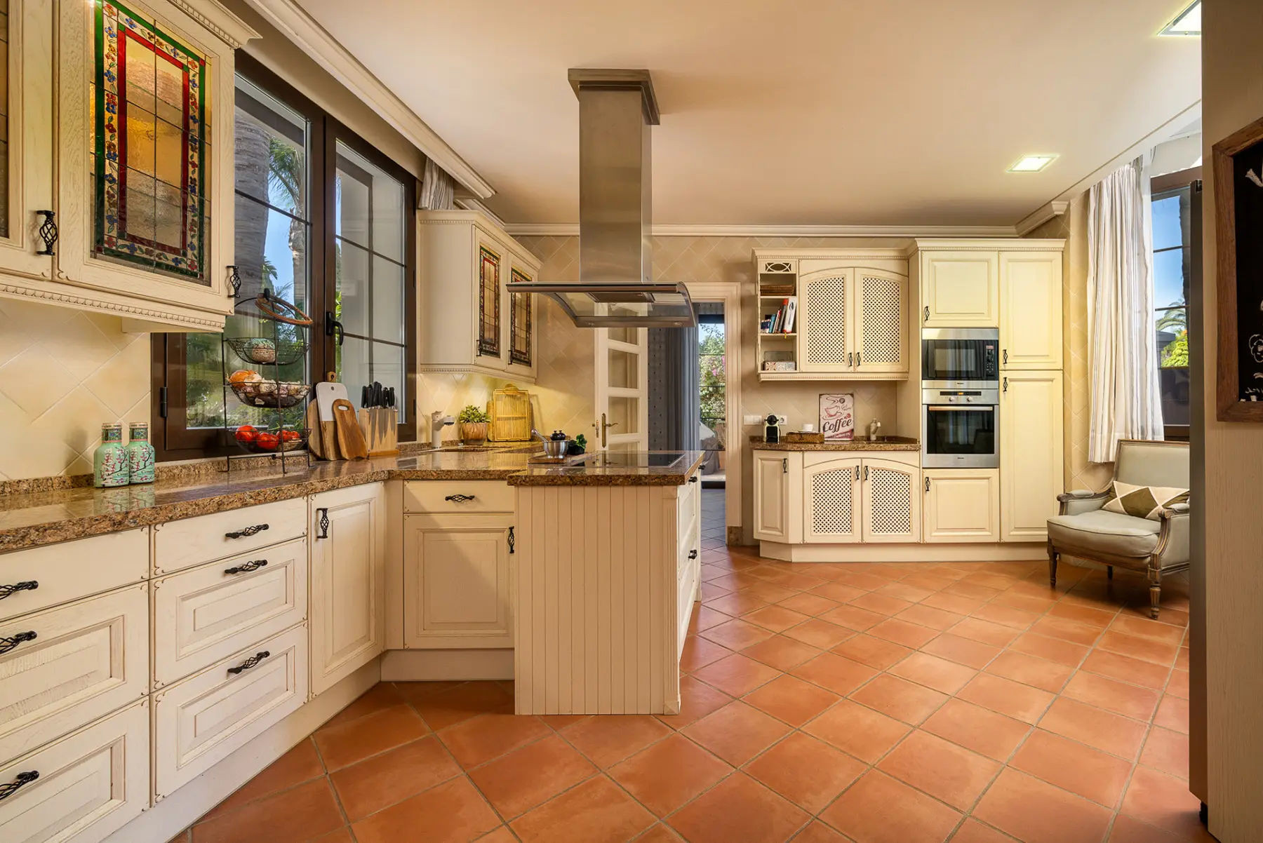  Image of Villa - 8 Bedrooms - 7 Bathrooms for sale in Malaga-San Pedro de Alcantara-Spain, Image 11