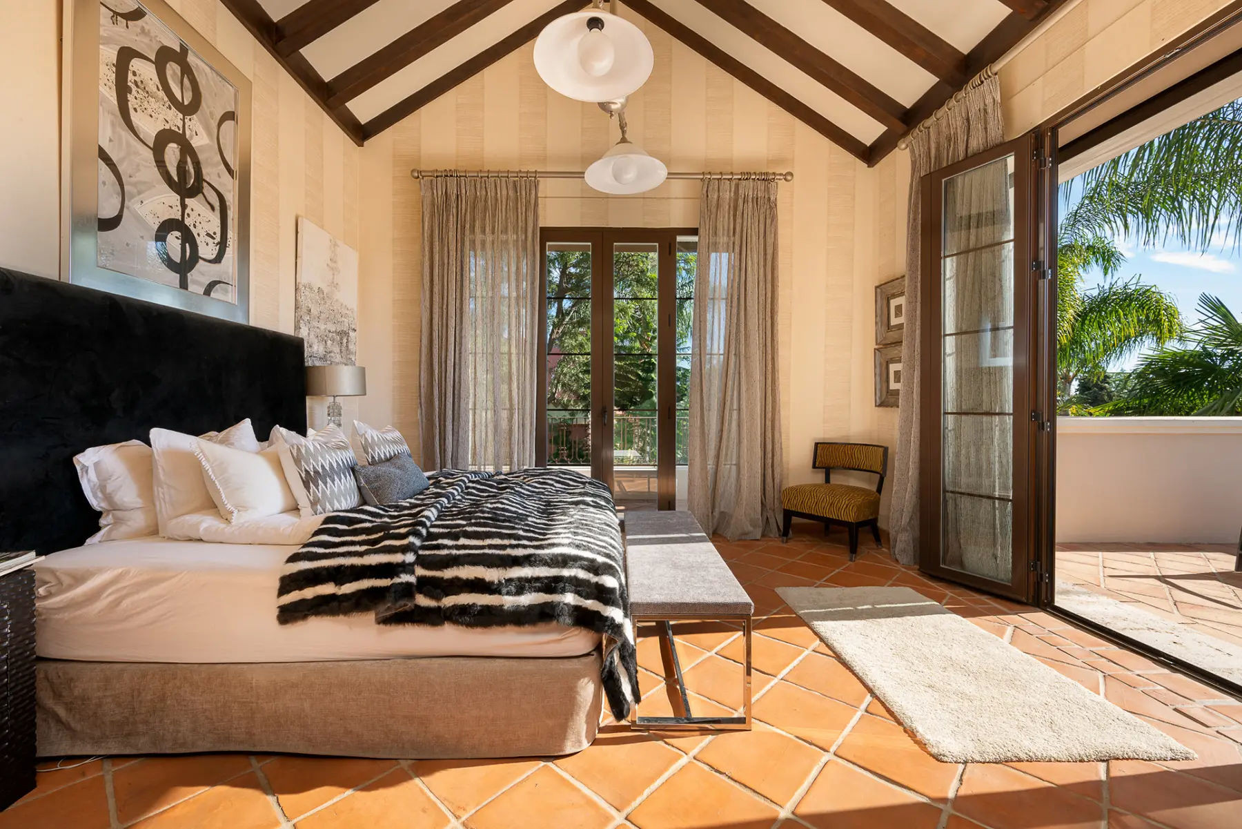  Image of Villa - 8 Bedrooms - 7 Bathrooms for sale in Malaga-San Pedro de Alcantara-Spain, Image 17