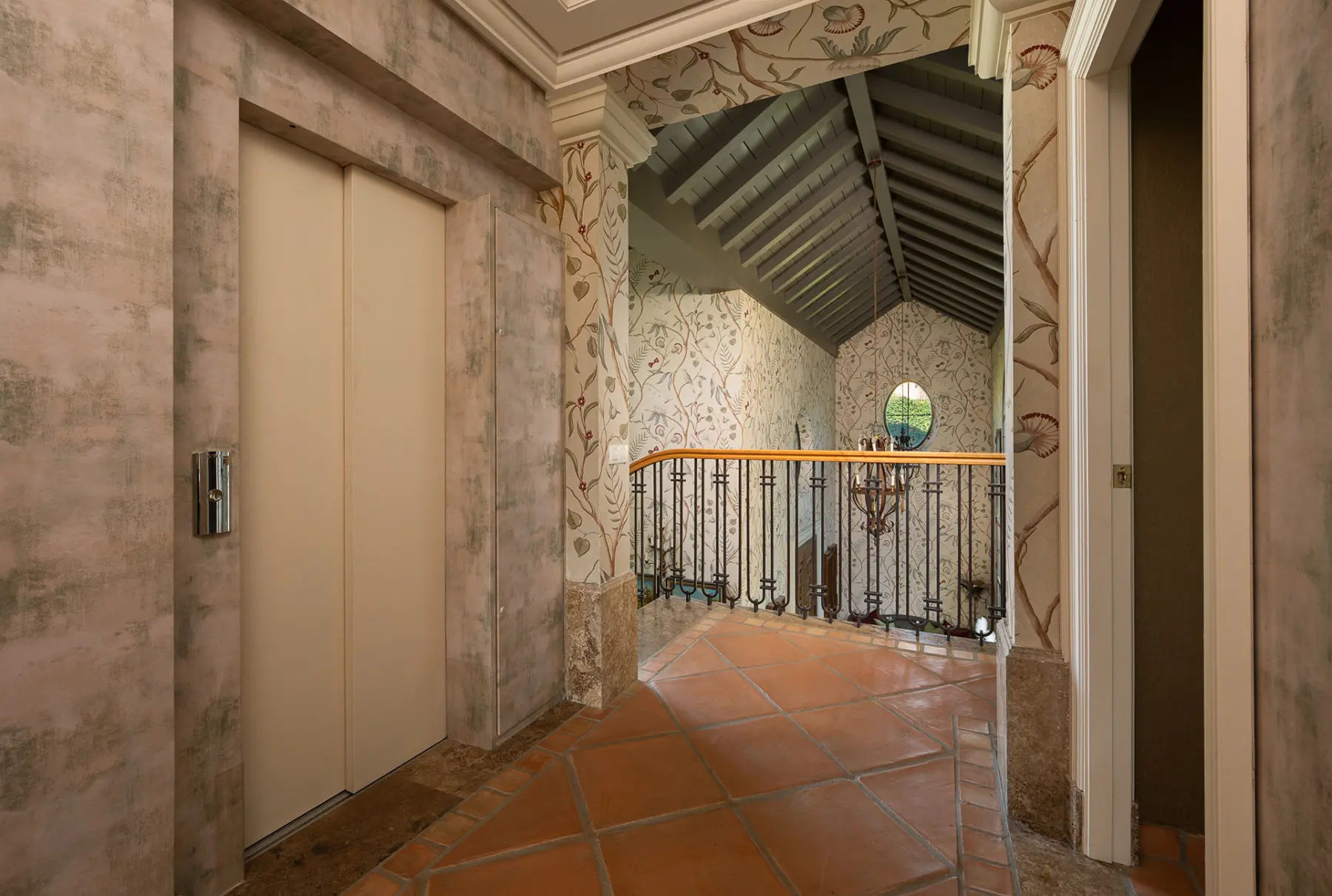  Image of Villa - 8 Bedrooms - 7 Bathrooms for sale in Malaga-San Pedro de Alcantara-Spain, Image 15