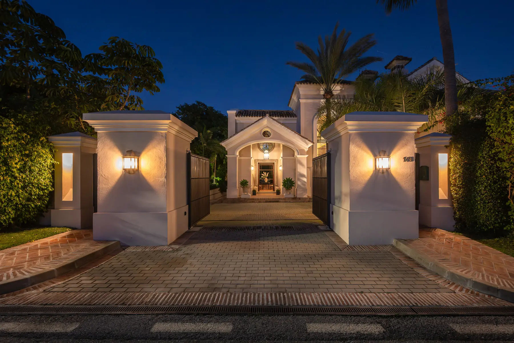  Image of Villa - 8 Bedrooms - 7 Bathrooms for sale in Malaga-San Pedro de Alcantara-Spain, Image 35