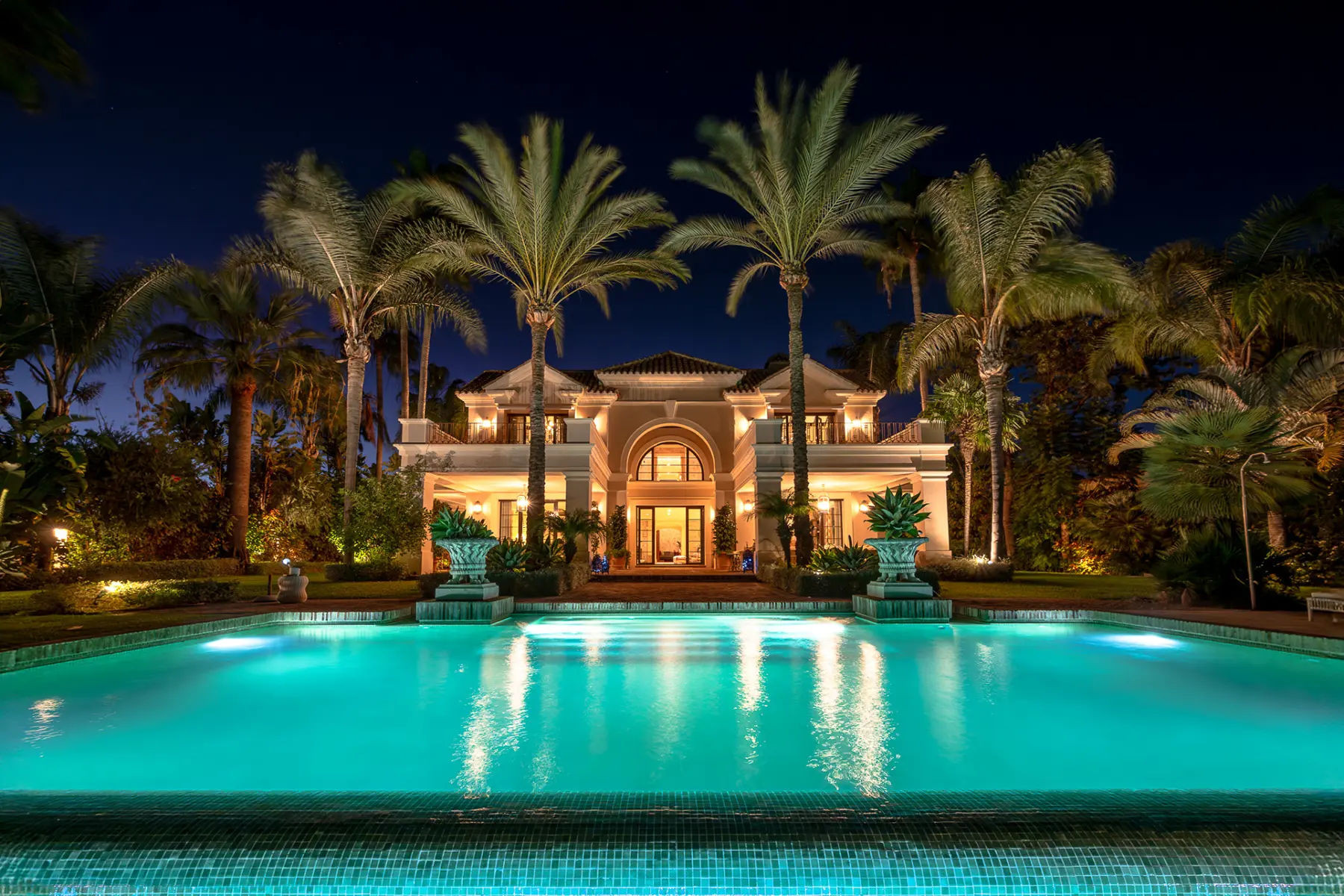  Image of Villa - 8 Bedrooms - 7 Bathrooms for sale in Malaga-San Pedro de Alcantara-Spain, Image 39