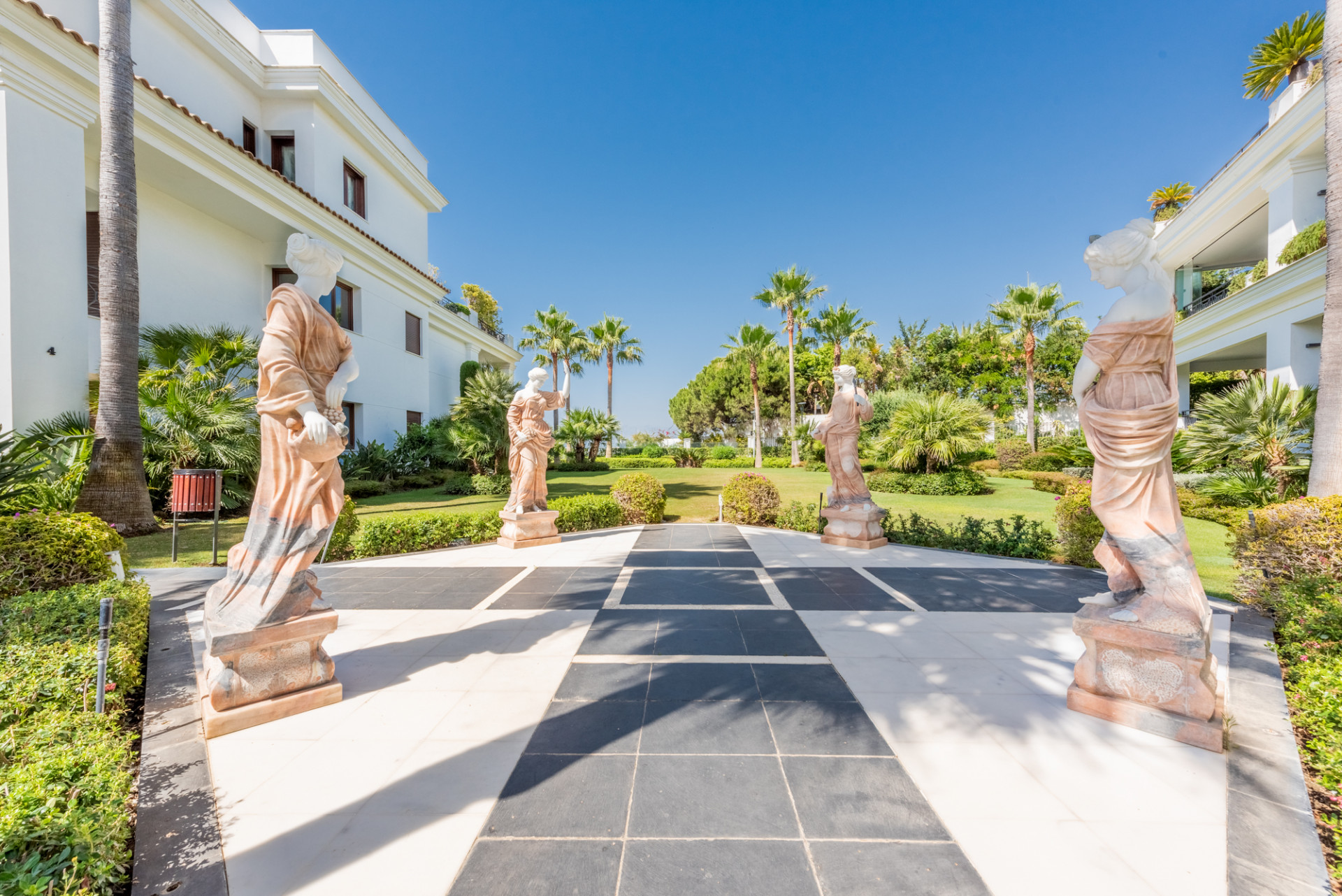  Image of Apartment - 2 Bedrooms - 2 Bathrooms for sale in Malaga-Estepona-Spain, Image 28