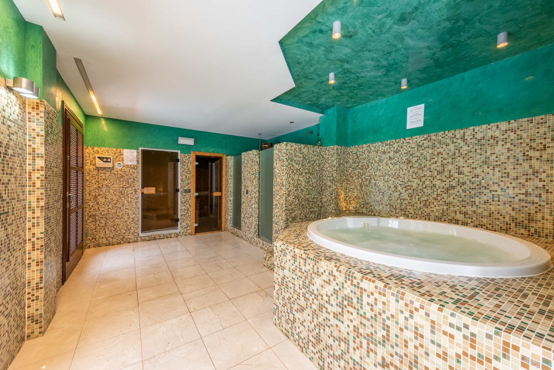  Image of Apartment - 2 Bedrooms - 2 Bathrooms for sale in Malaga-Estepona-Spain, Image 27