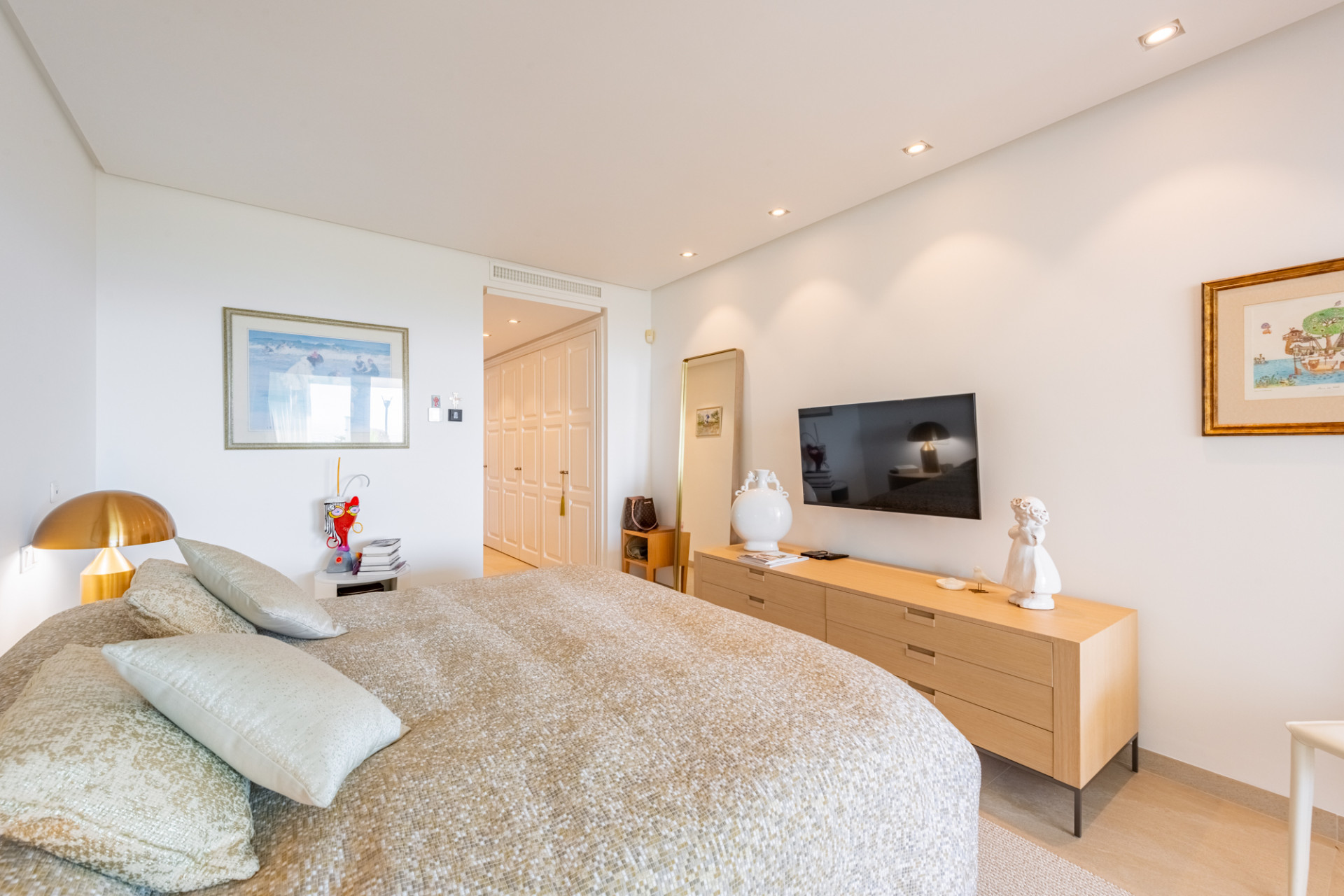  Image of Apartment - 2 Bedrooms - 2 Bathrooms for sale in Malaga-Estepona-Spain, Image 18