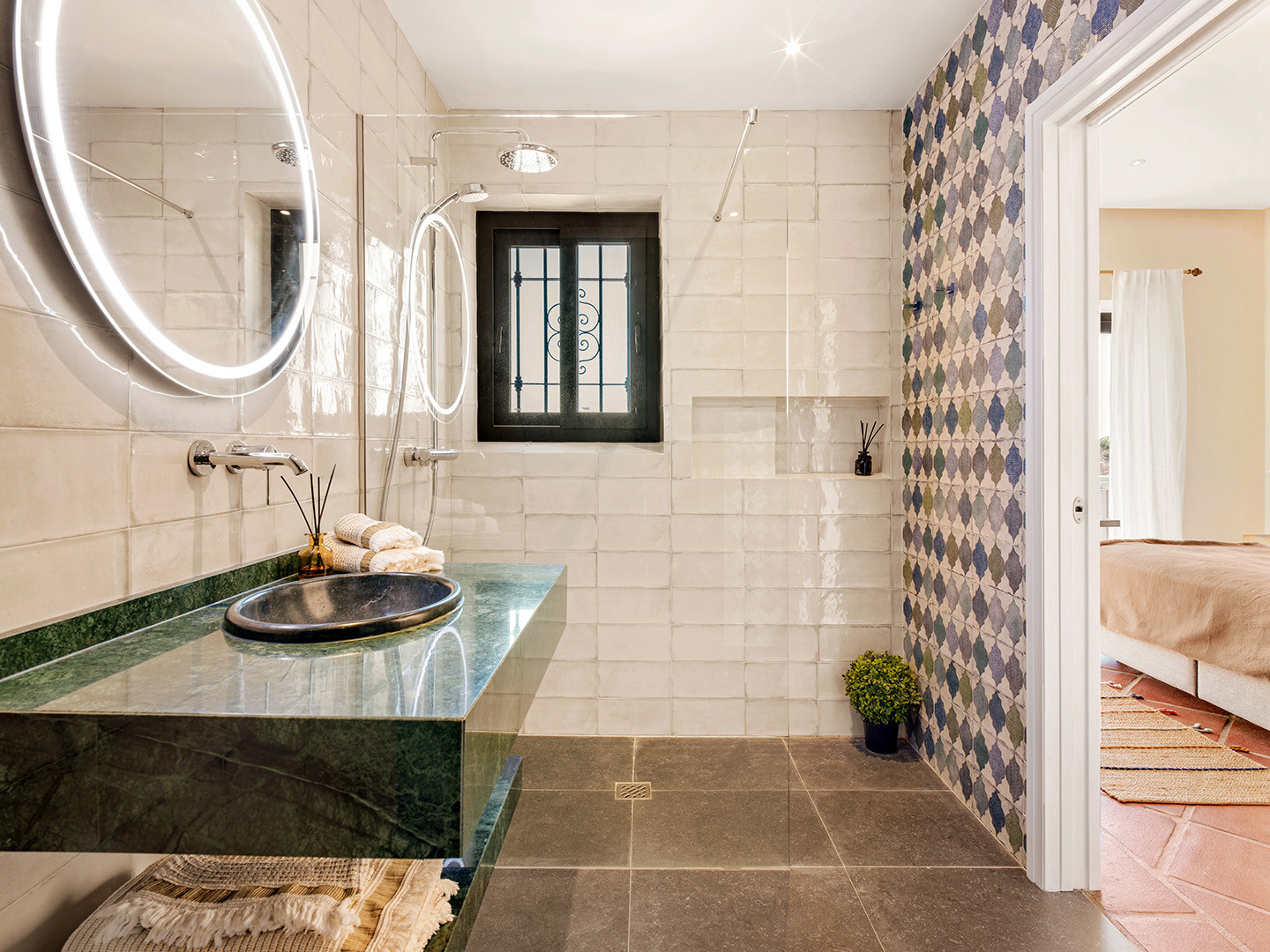  Image of Villa - 4 Bedrooms - 4 Bathrooms for sale in Malaga-Benahavis-Spain, Image 24