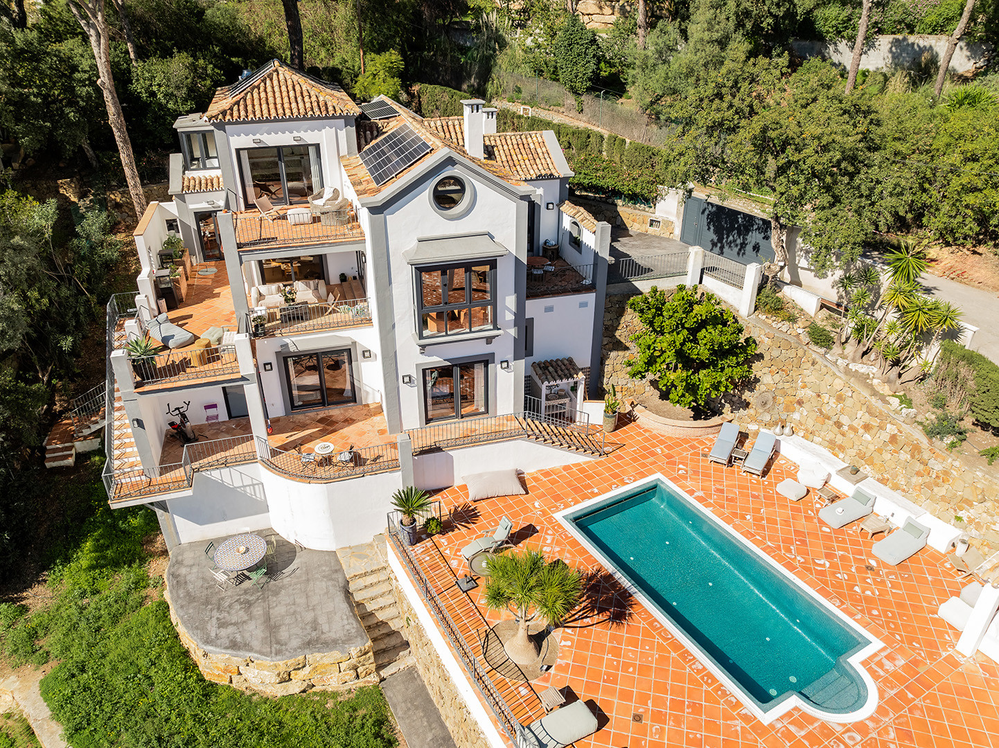 Image of Villa - 4 Bedrooms - 4 Bathrooms for Sale in Malaga-Benahavis-Spain, Image 5