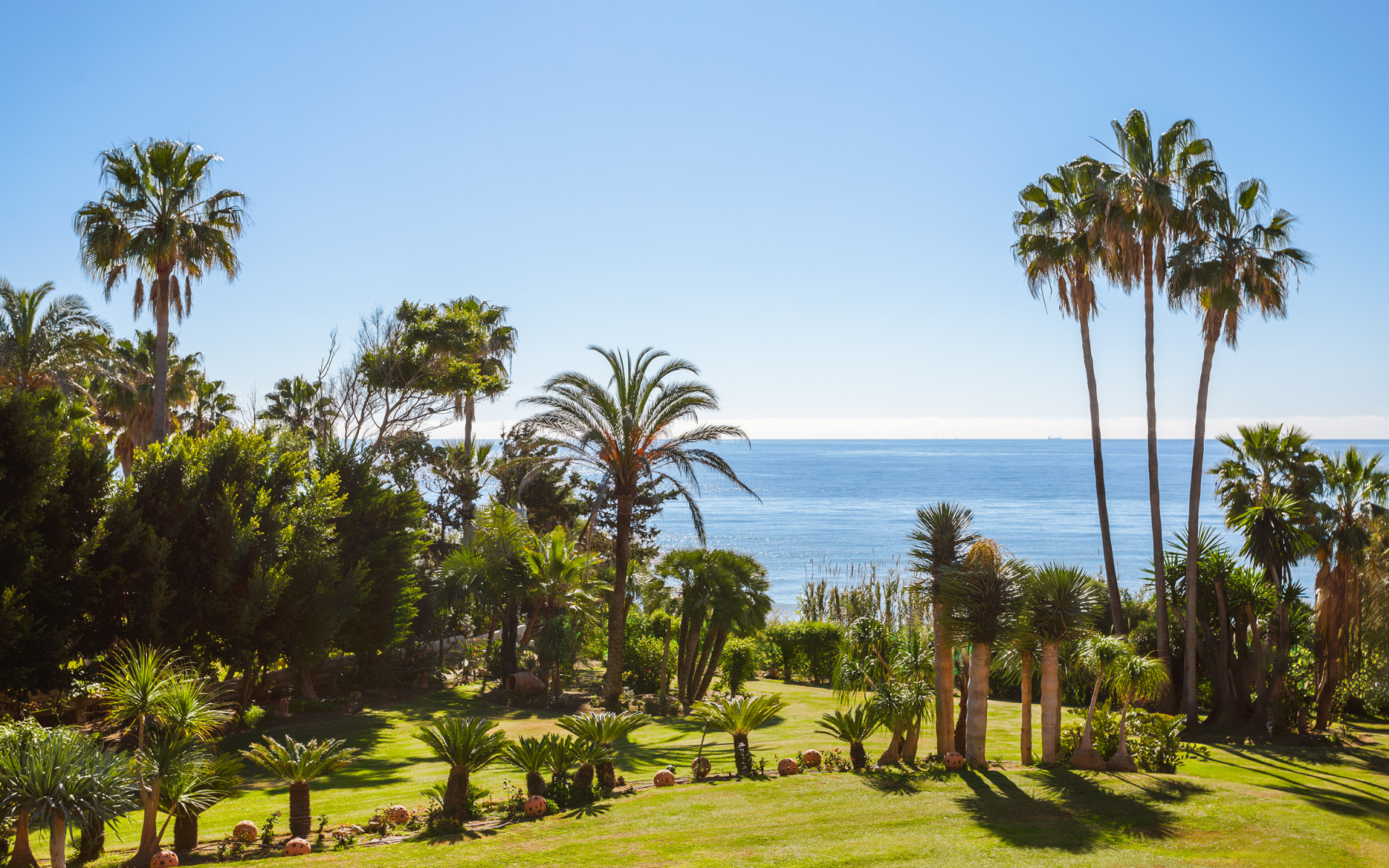  Image of Villa - 8 Bedrooms - 10 Bathrooms for sale in Malaga-Estepona-Spain, Image 6