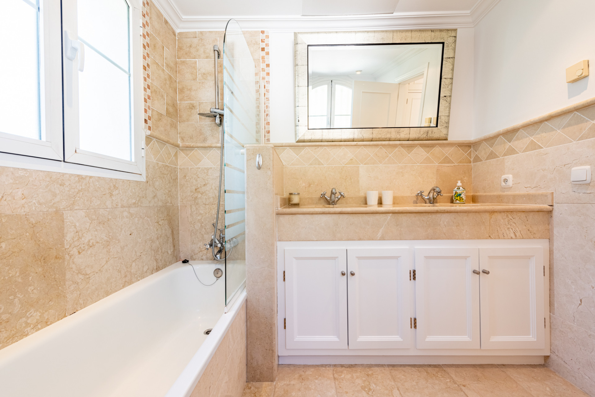  Image of Villa - 5 Bedrooms - 5 Bathrooms for sale in Malaga-Benahavis-Spain, Image 19