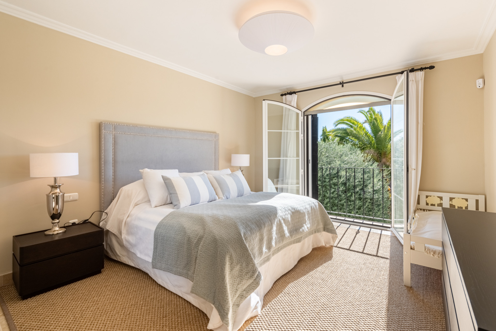  Image of Villa - 5 Bedrooms - 5 Bathrooms for sale in Malaga-Benahavis-Spain, Image 20
