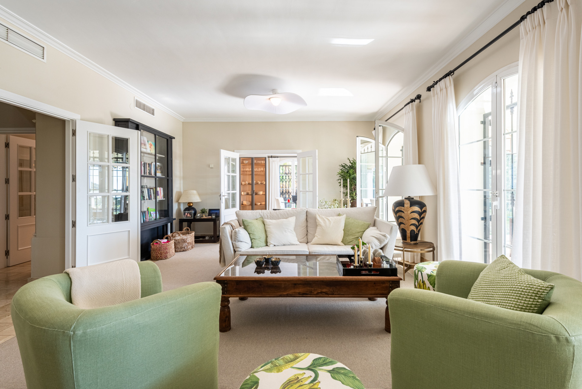 Image of Villa - 5 Bedrooms - 5 Bathrooms for Sale in Malaga-Benahavis-Spain, Image 5