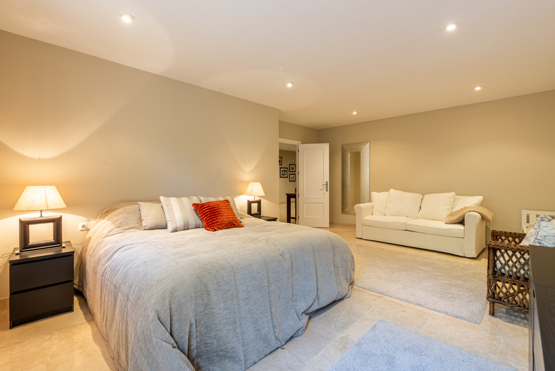  Image of Villa - 5 Bedrooms - 5 Bathrooms for sale in Malaga-Benahavis-Spain, Image 23