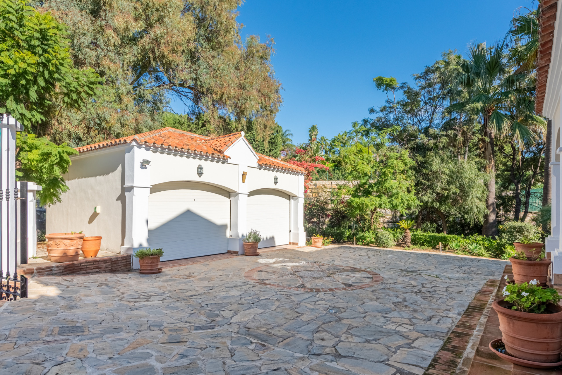  Image of Villa - 5 Bedrooms - 5 Bathrooms for sale in Malaga-Benahavis-Spain, Image 26