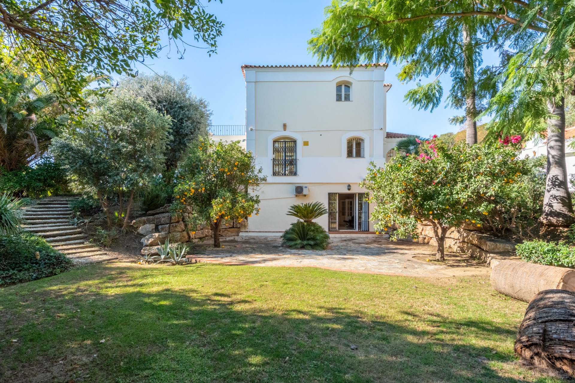  Image of Villa - 5 Bedrooms - 5 Bathrooms for sale in Malaga-Benahavis-Spain, Image 27