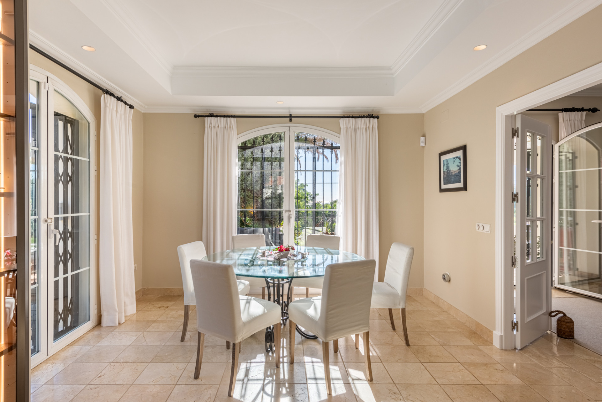  Image of Villa - 5 Bedrooms - 5 Bathrooms for sale in Malaga-Benahavis-Spain, Image 8