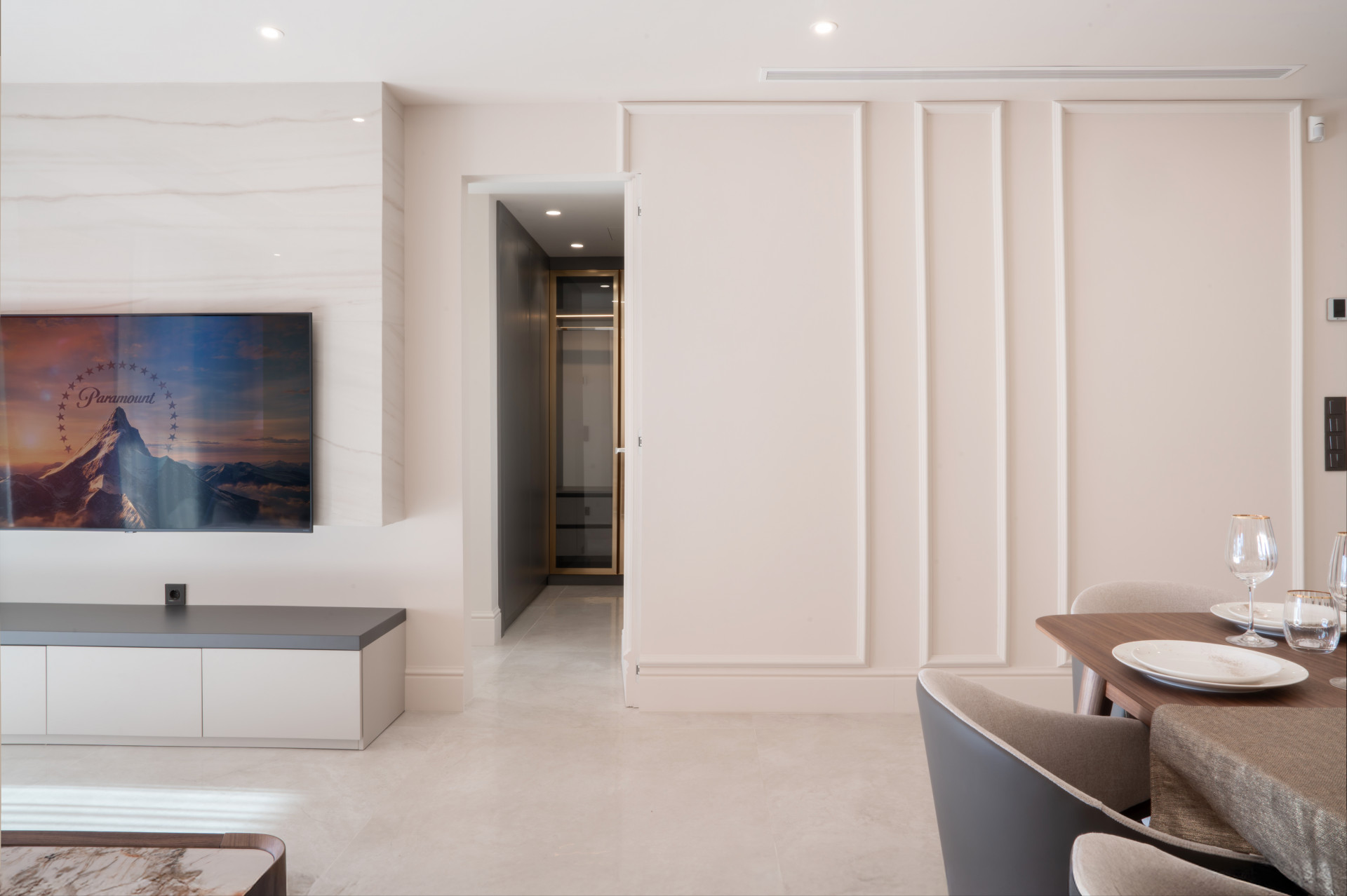  Image of Ground Floor Apartment - 3 Bedrooms - 2 Bathrooms for sale in Malaga-Estepona-Spain, Image 8