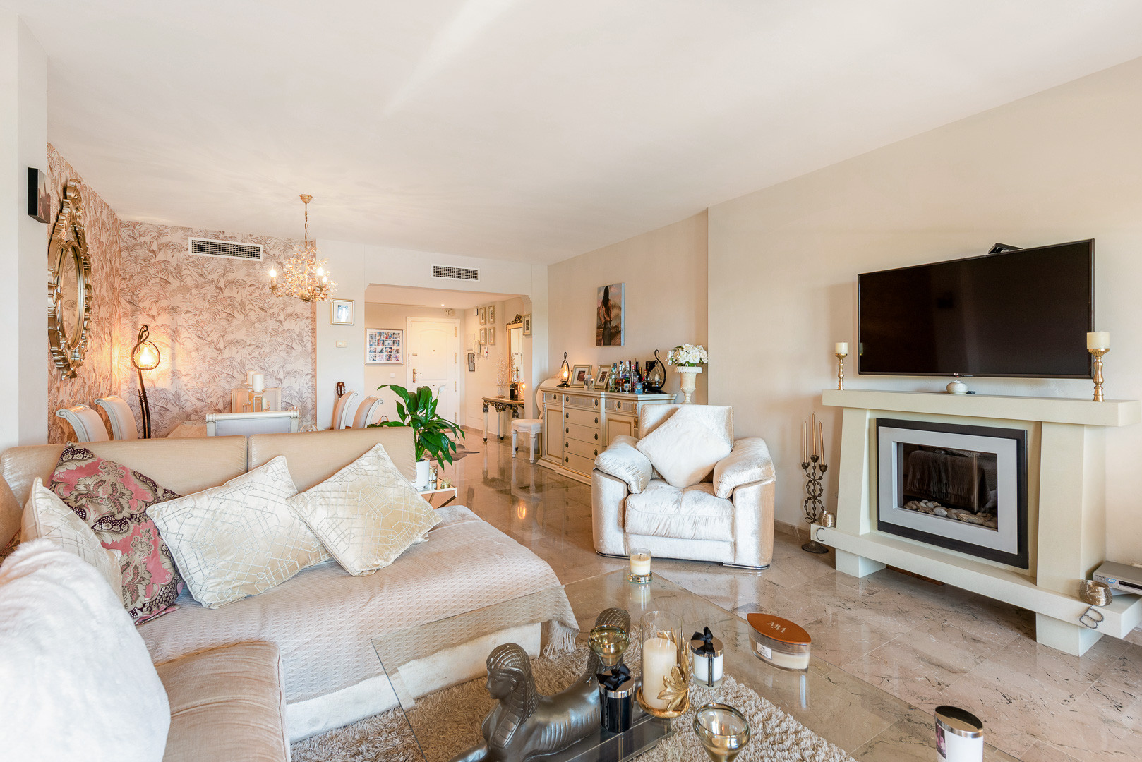 Image of Apartment - 3 Bedrooms - 2 Bathrooms for Sale in Malaga-Marbella-Spain, Image 5