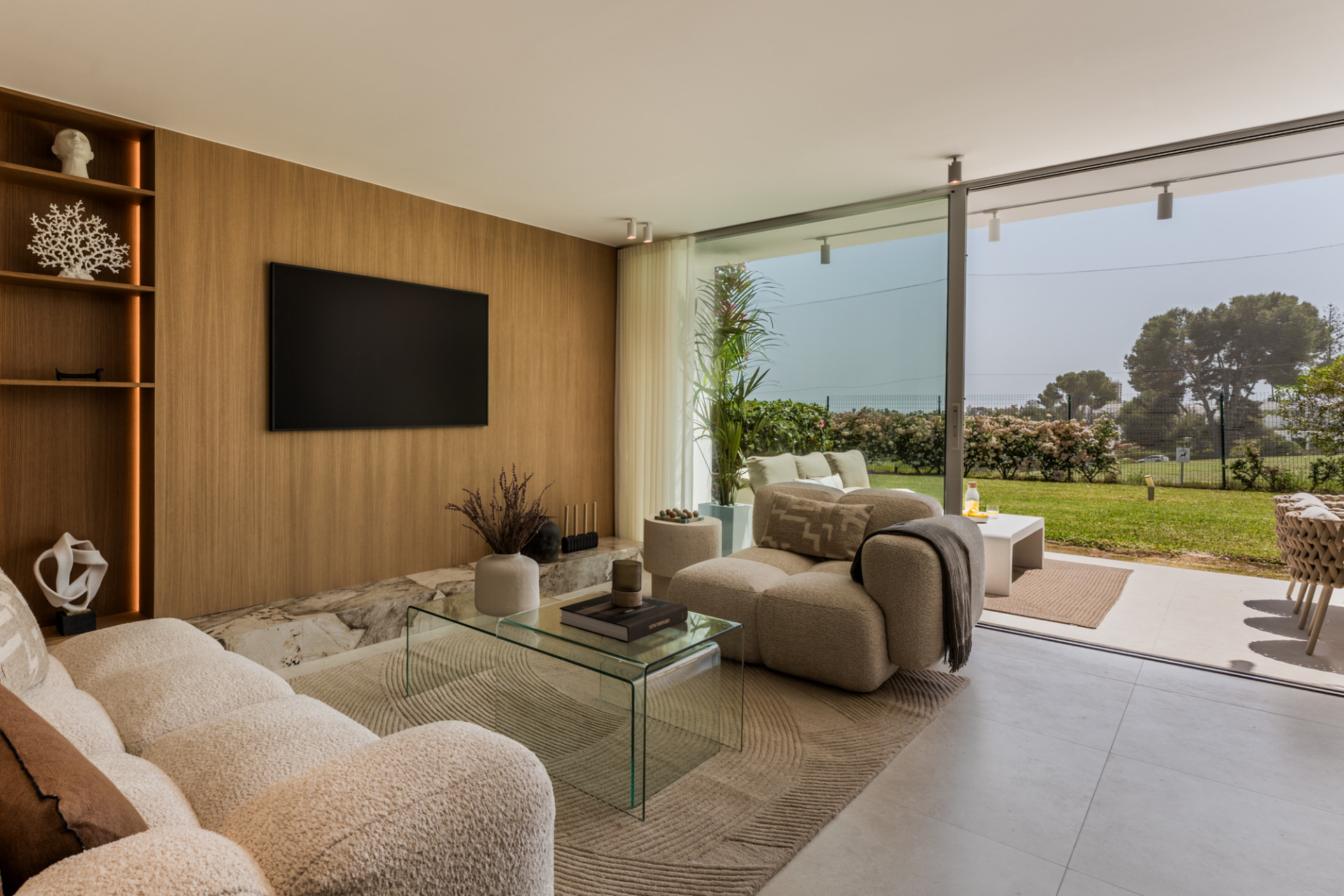  Image of Ground Floor Apartment - 3 Bedrooms - 3 Bathrooms for sale in Malaga-Marbella-Spain, Image 7