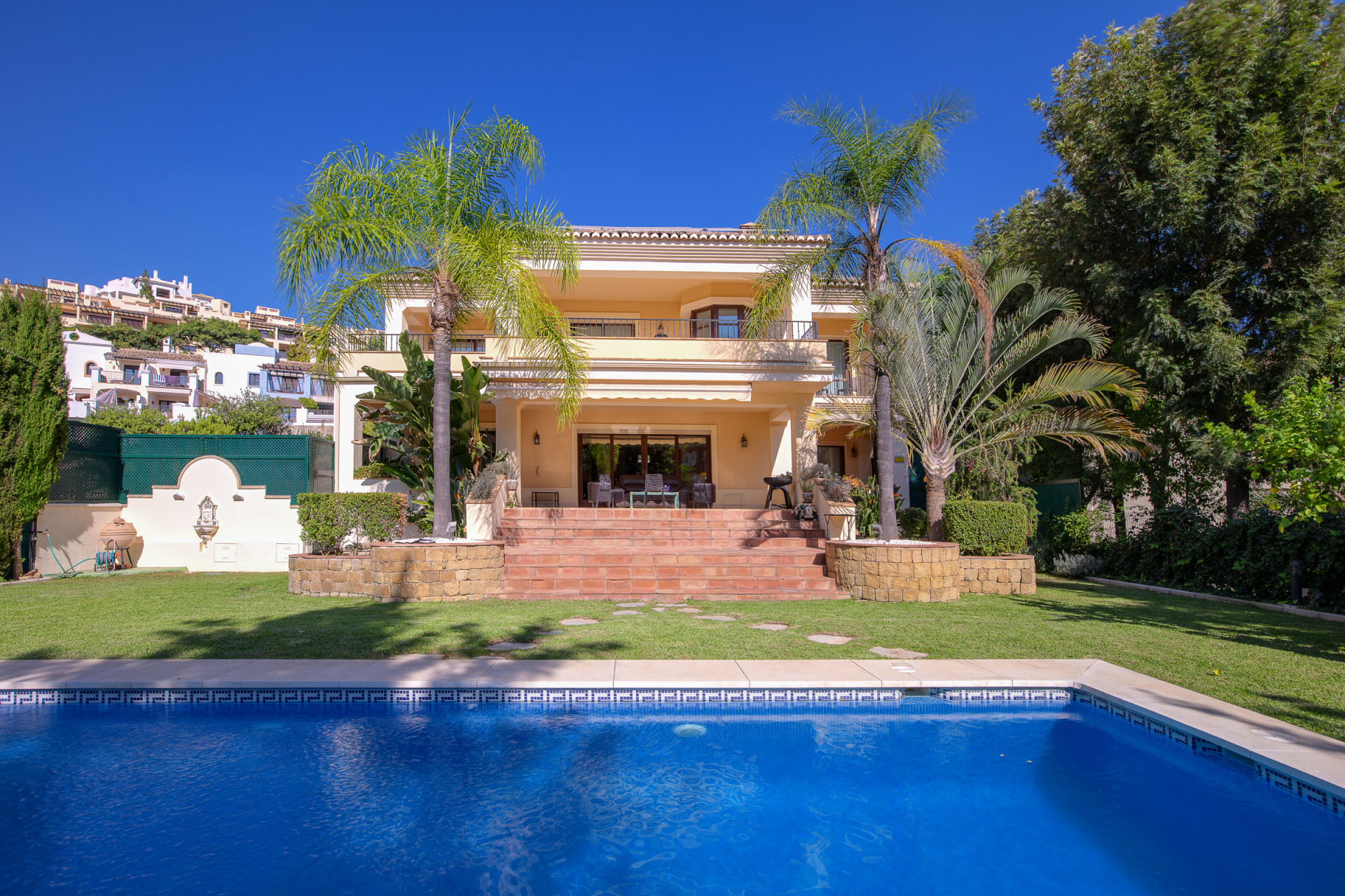  Image of Villa - 6 Bedrooms - 6 Bathrooms for sale in Malaga-Benahavis-Spain, Image 6