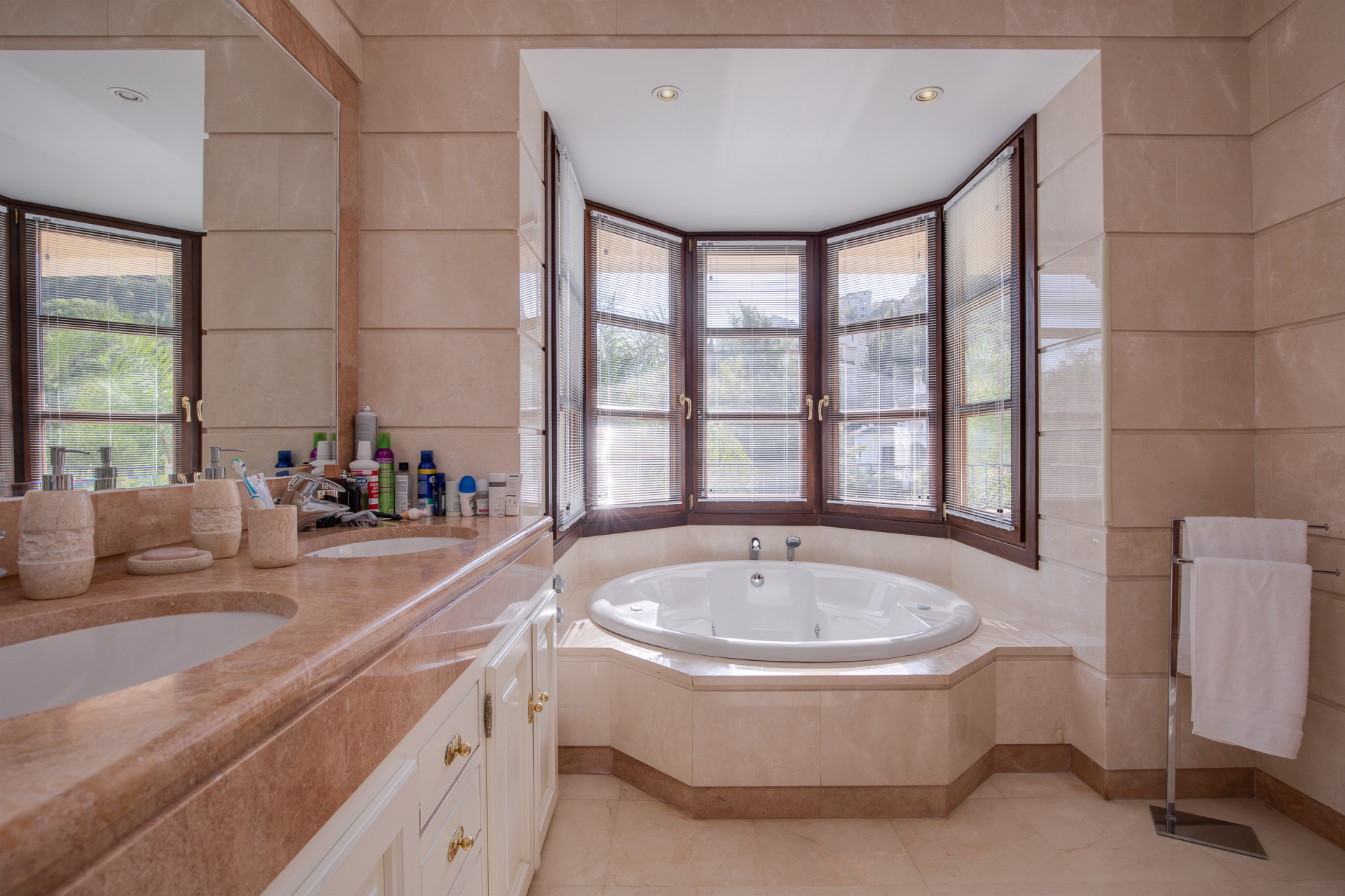  Image of Villa - 6 Bedrooms - 6 Bathrooms for sale in Malaga-Benahavis-Spain, Image 28