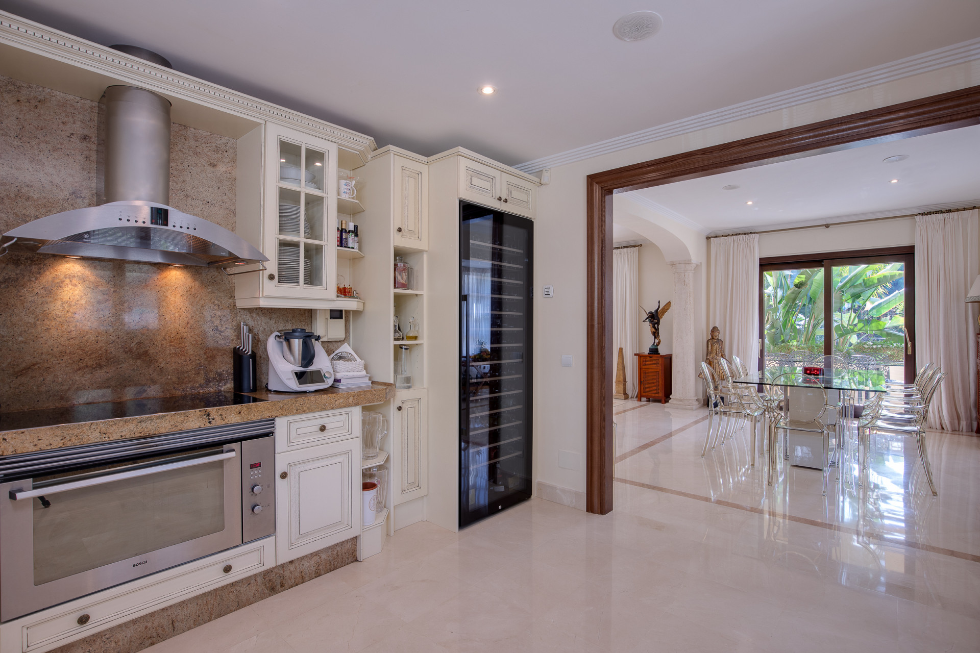  Image of Villa - 6 Bedrooms - 6 Bathrooms for sale in Malaga-Benahavis-Spain, Image 21