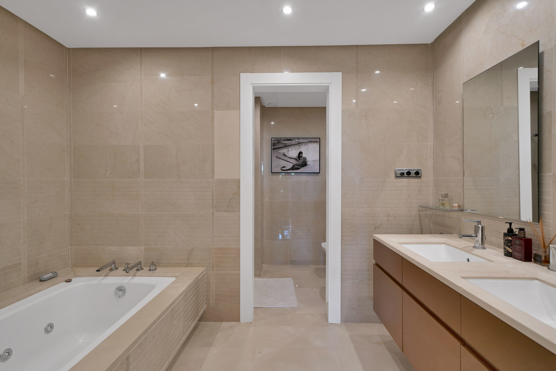  Image of Apartment - 2 Bedrooms - 2 Bathrooms for sale in Malaga-Marbella-Spain, Image 17