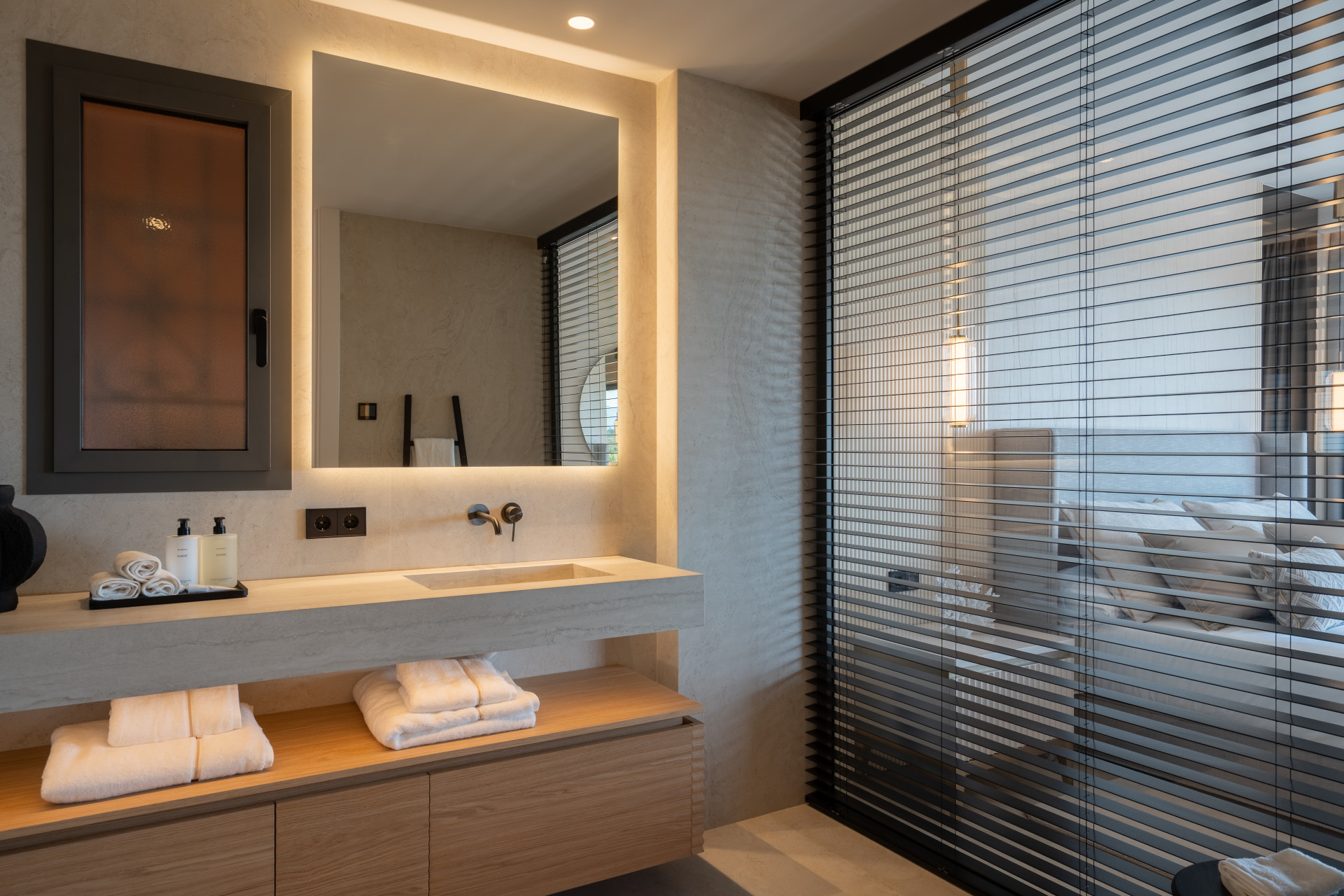  Image of Apartment - 4 Bedrooms - 4 Bathrooms for sale in Malaga-Marbella-Spain, Image 18