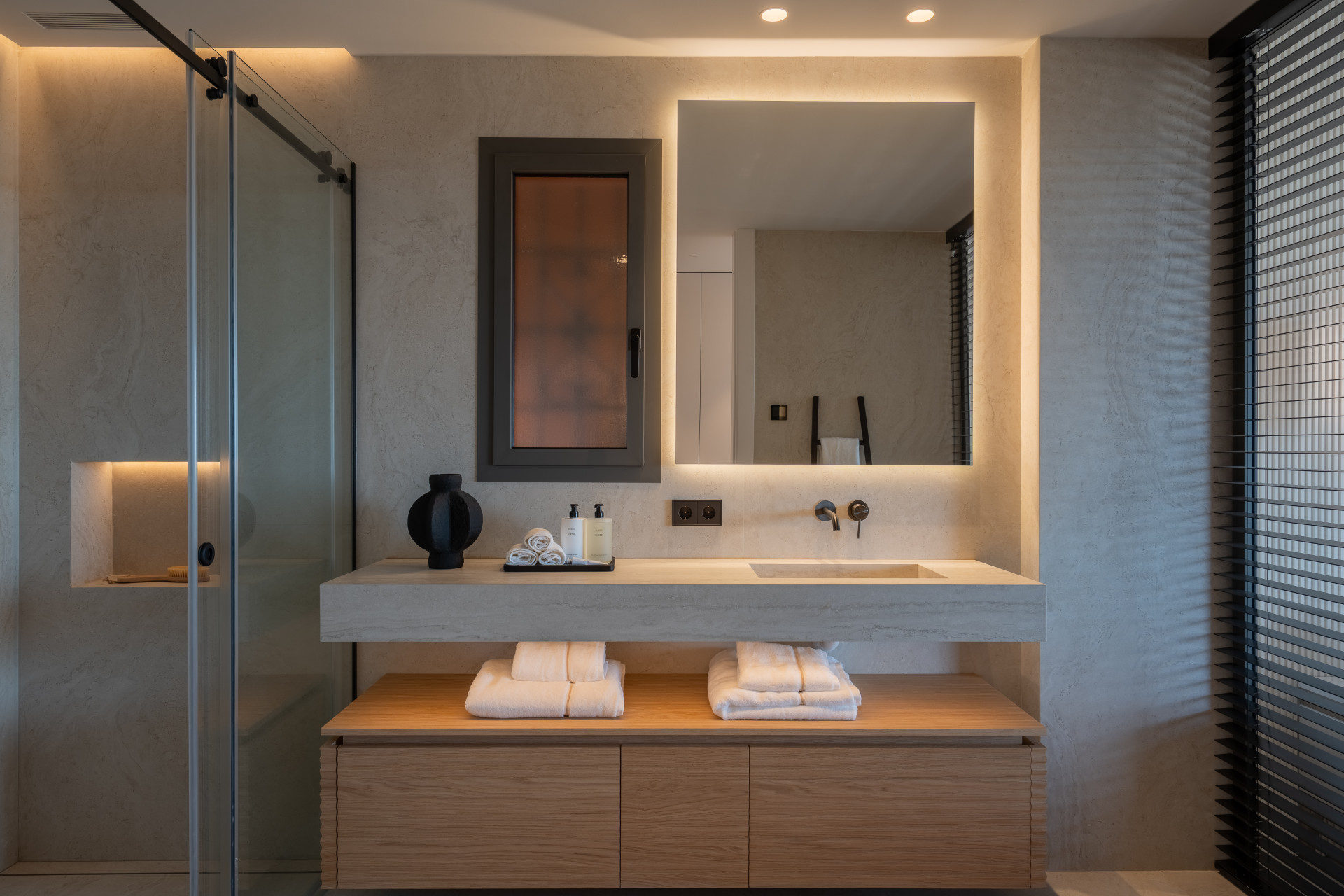  Image of Apartment - 4 Bedrooms - 4 Bathrooms for sale in Malaga-Marbella-Spain, Image 19