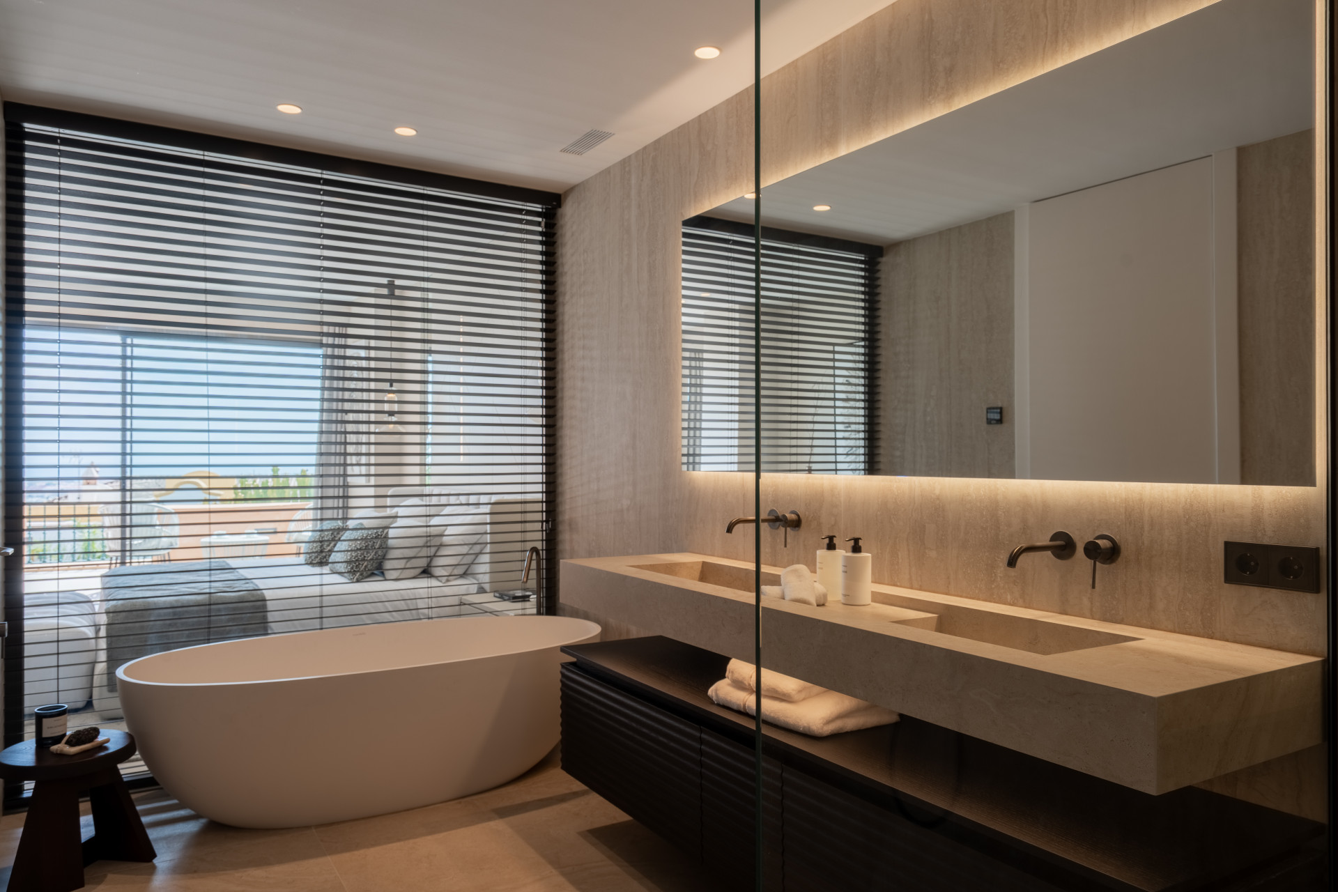  Image of Apartment - 4 Bedrooms - 4 Bathrooms for sale in Malaga-Marbella-Spain, Image 27