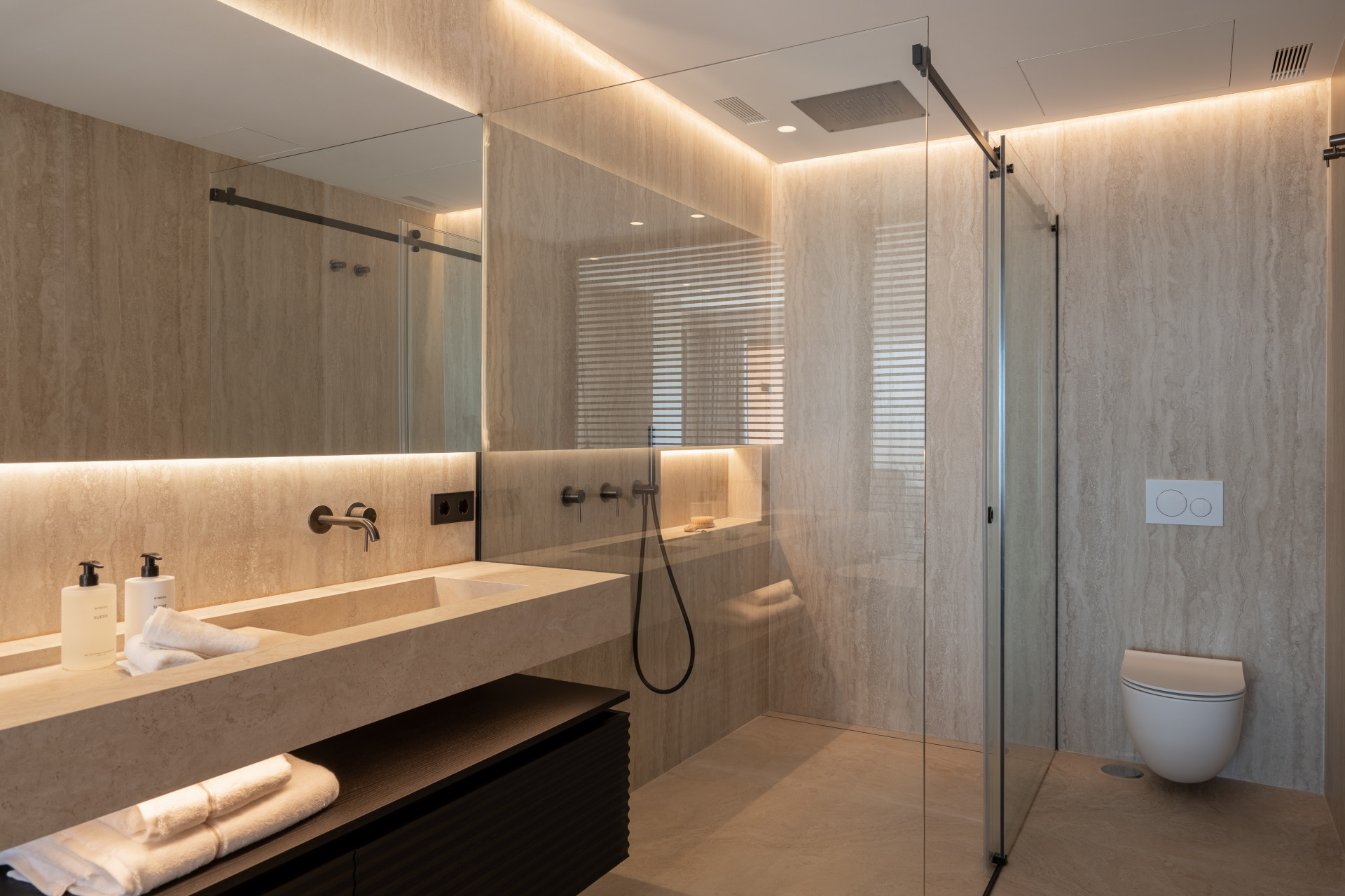  Image of Apartment - 4 Bedrooms - 4 Bathrooms for sale in Malaga-Marbella-Spain, Image 28