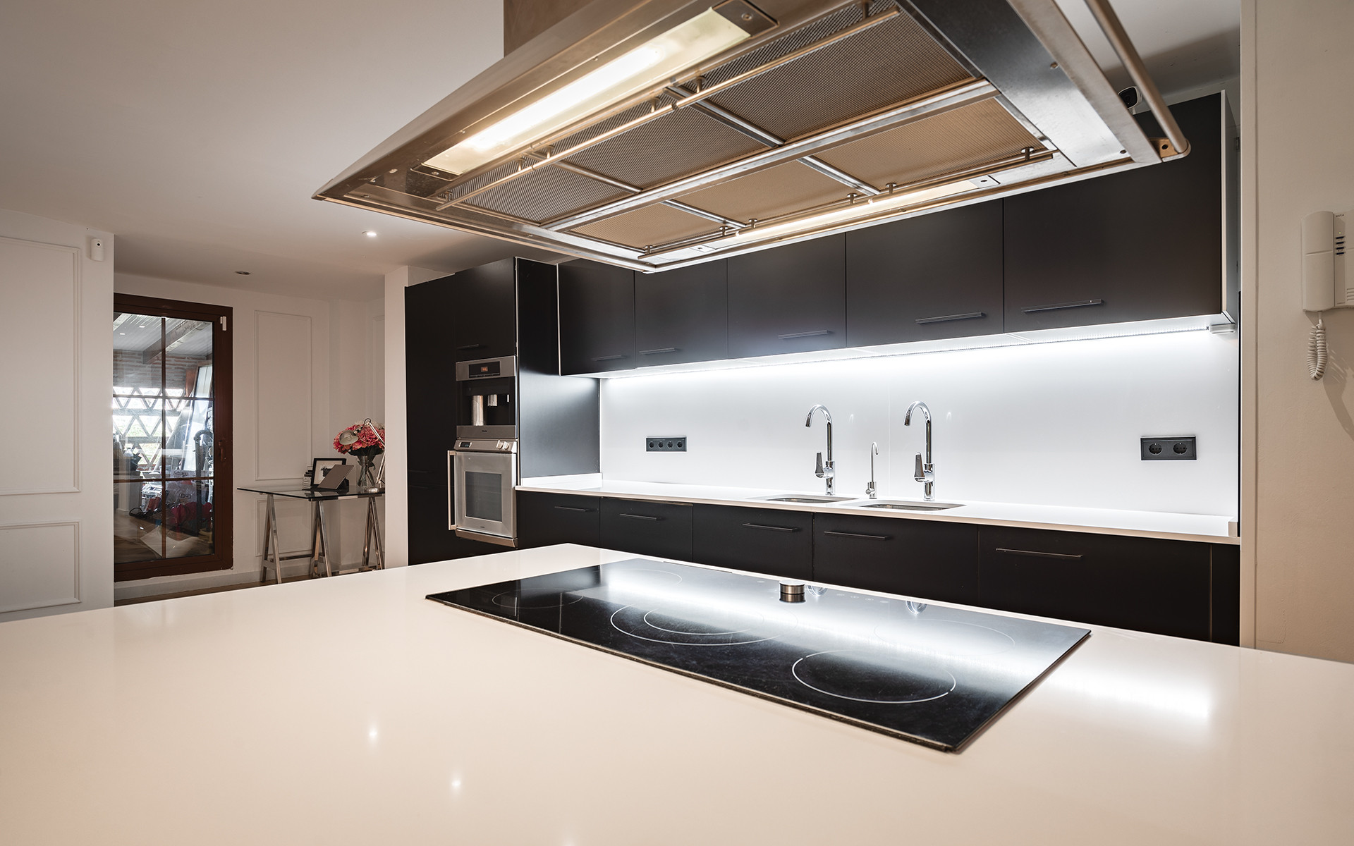  Image of Ground Floor Apartment - 3 Bedrooms - 2 Bathrooms for sale in Malaga-Benahavis-Spain, Image 14
