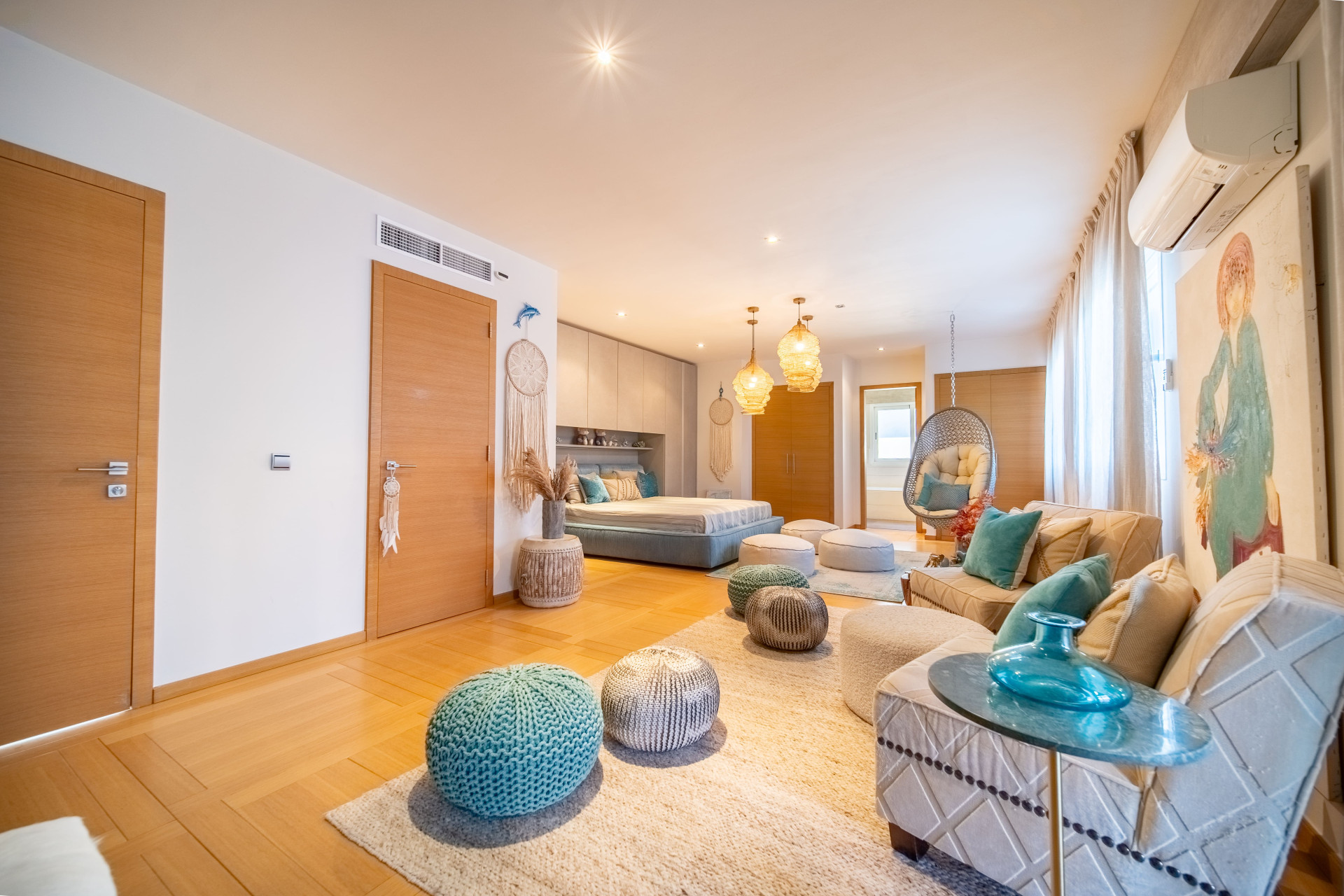  Image of Villa - 7 Bedrooms - 7 Bathrooms for sale in Malaga-San Pedro de Alcantara-Spain, Image 26