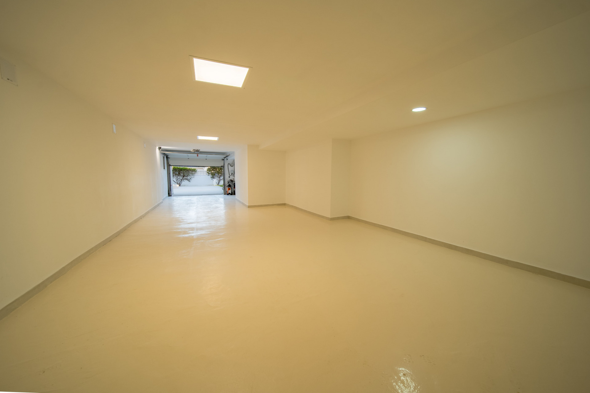  Image of Villa - 7 Bedrooms - 7 Bathrooms for sale in Malaga-San Pedro de Alcantara-Spain, Image 39